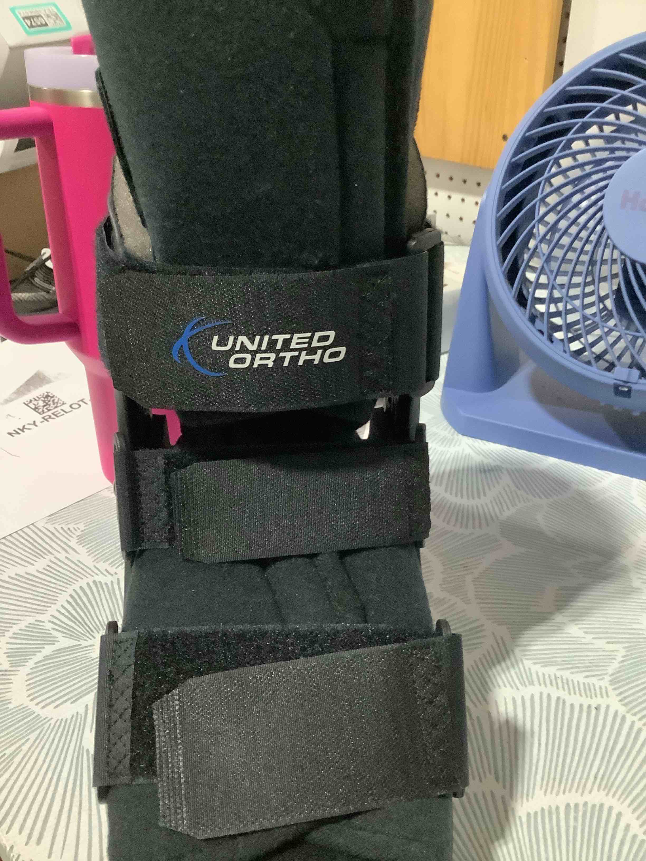Condition photo showing Good Condition for united ortho usa14013 short cam walker fracture boot, small, black small shoe black