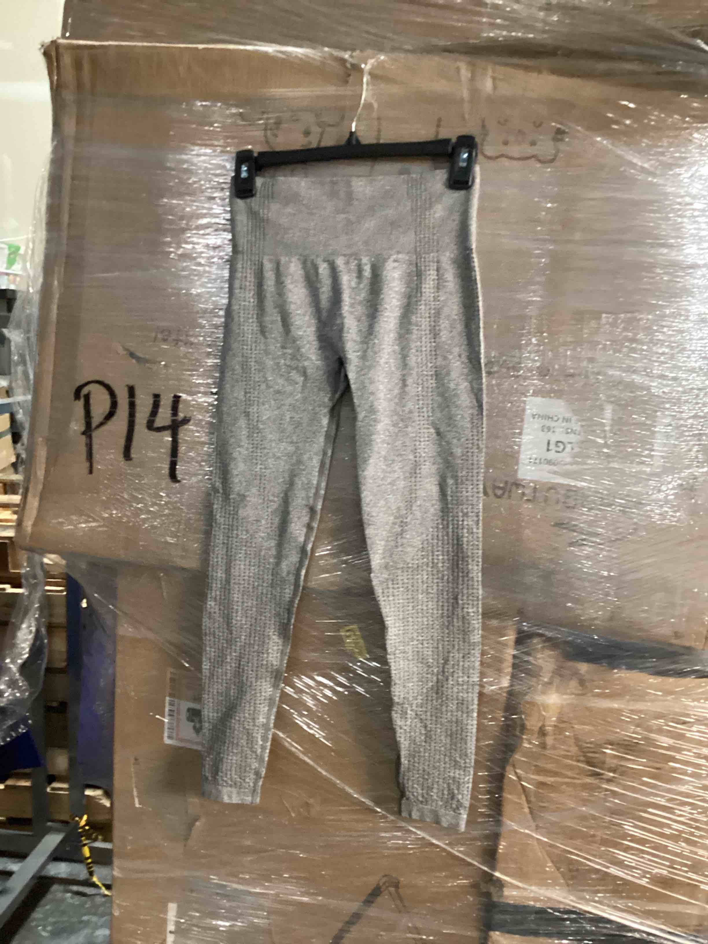 Condition photo showing New/Like New for wdirara women's ribbed seamless high waisted leggings sports workout gym yoga pants