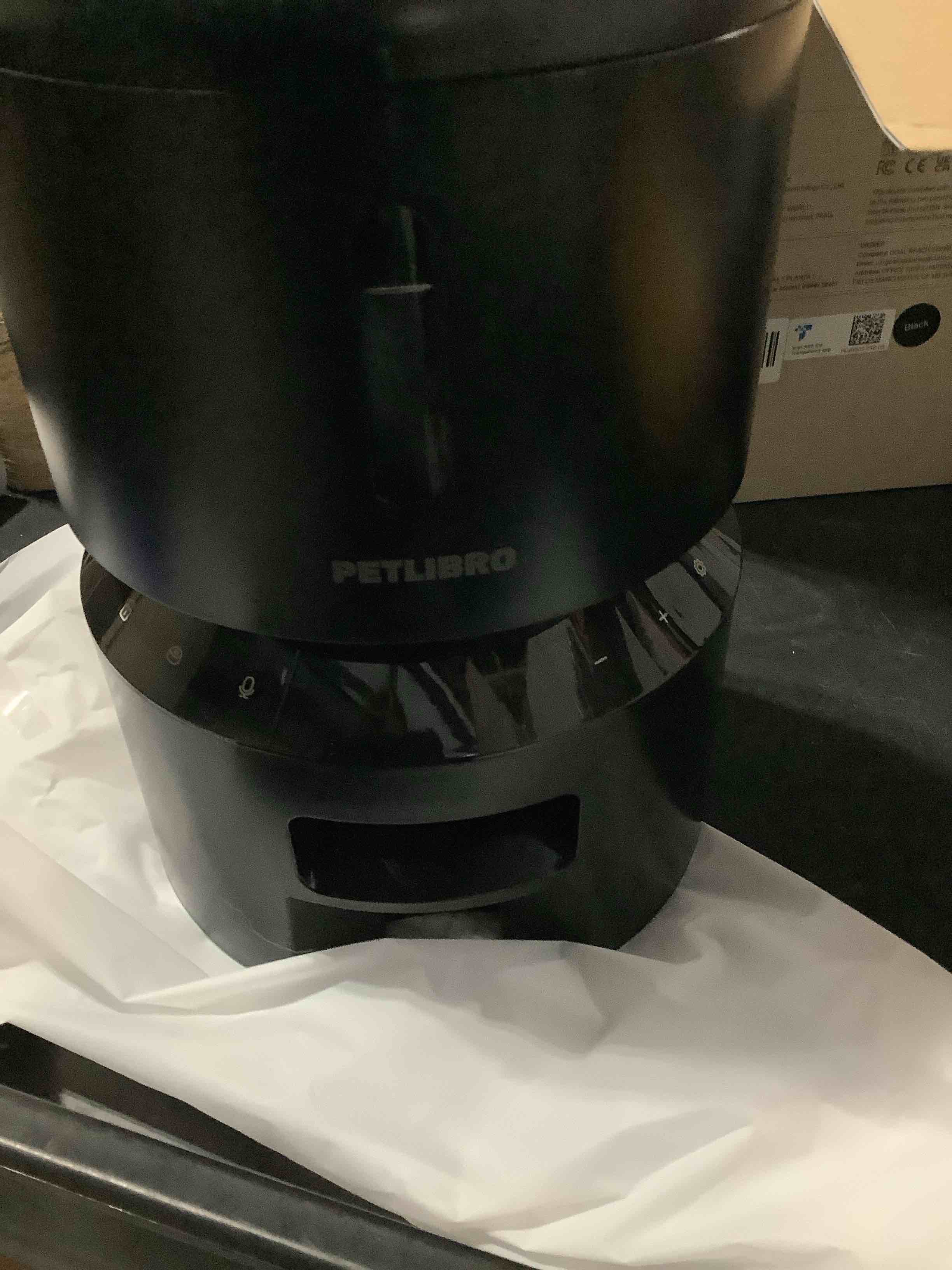 Condition photo showing As Is for petlibro plaf005 automatic 3l pet feeder dry food dispenser