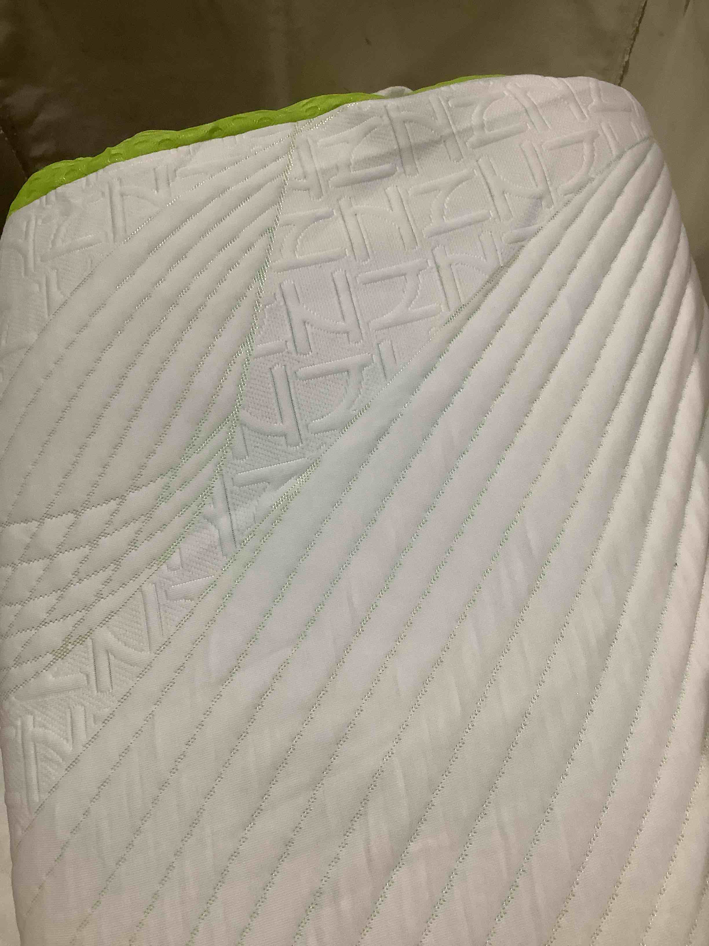 Condition photo showing Good Condition for novilla 3 inch queen gel, memory foam mattress topper with removable cooling cover 80 x 60”