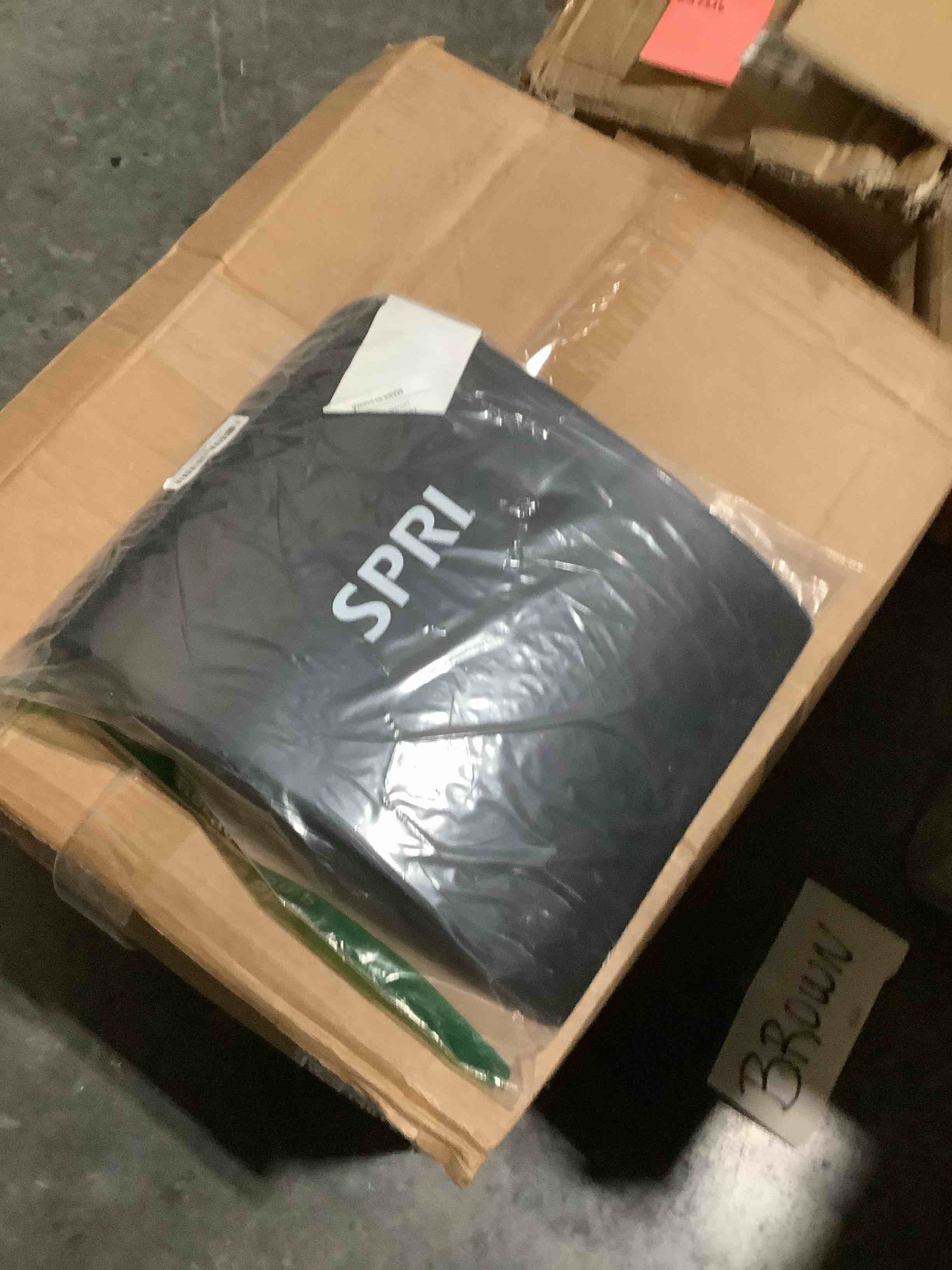 https://s3.amazonaws.com/lotting-images-prod/NKYBargainOutlett/GRA4731526_1788003317841.jpeg