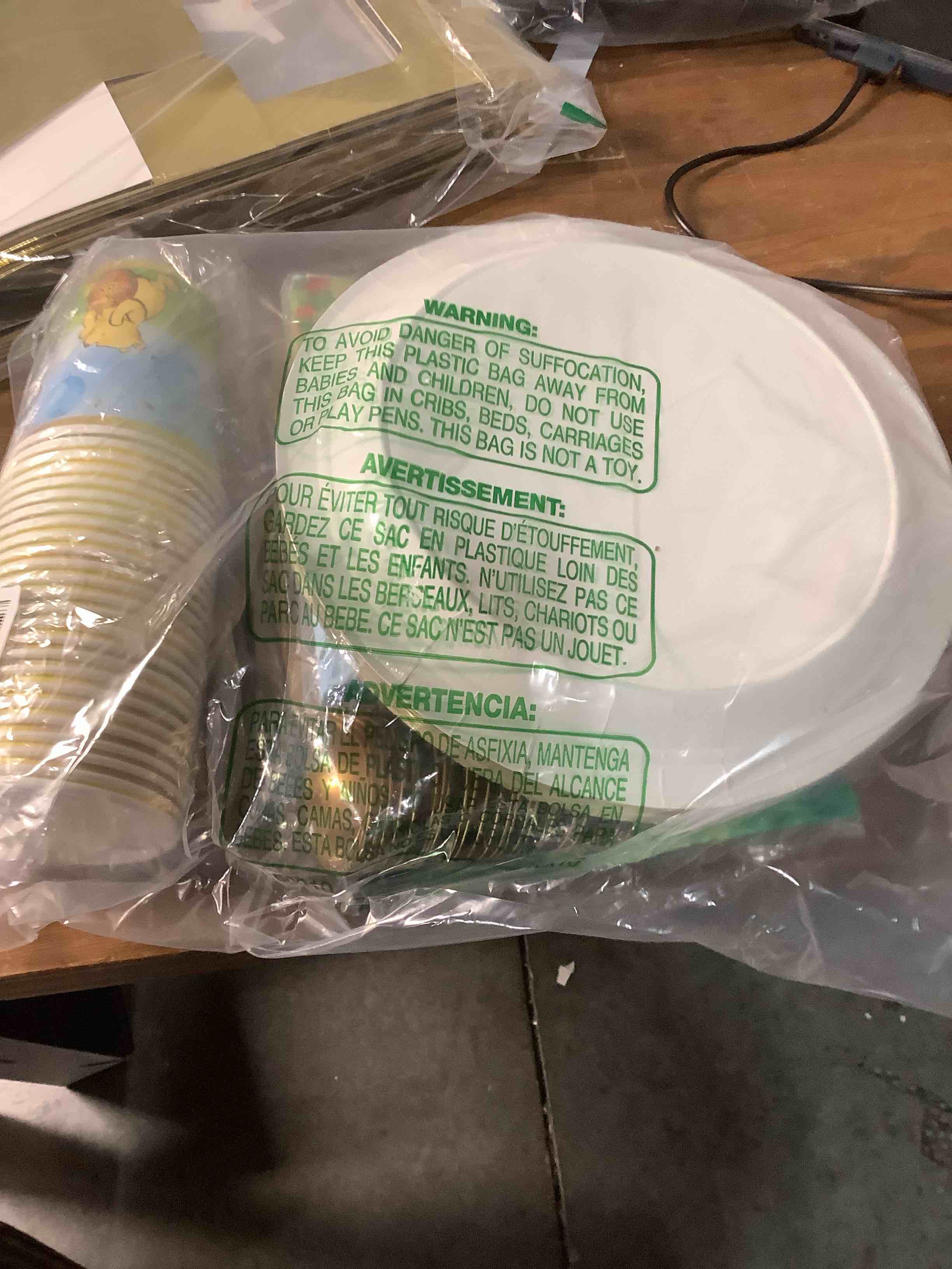 Condition photo showing Good Condition for 177pcs Vintage Winnie Bear Baby Shower Pooh Party Supplies Decorations Oh Baby Plates and Napkins Tableware Set for Boys Girls Newborn Kids Cups Tablecloth Banner Birthday Decorations for 25 Guests 177pcs Winnie Bear Baby Shower Pooh Party Supplies