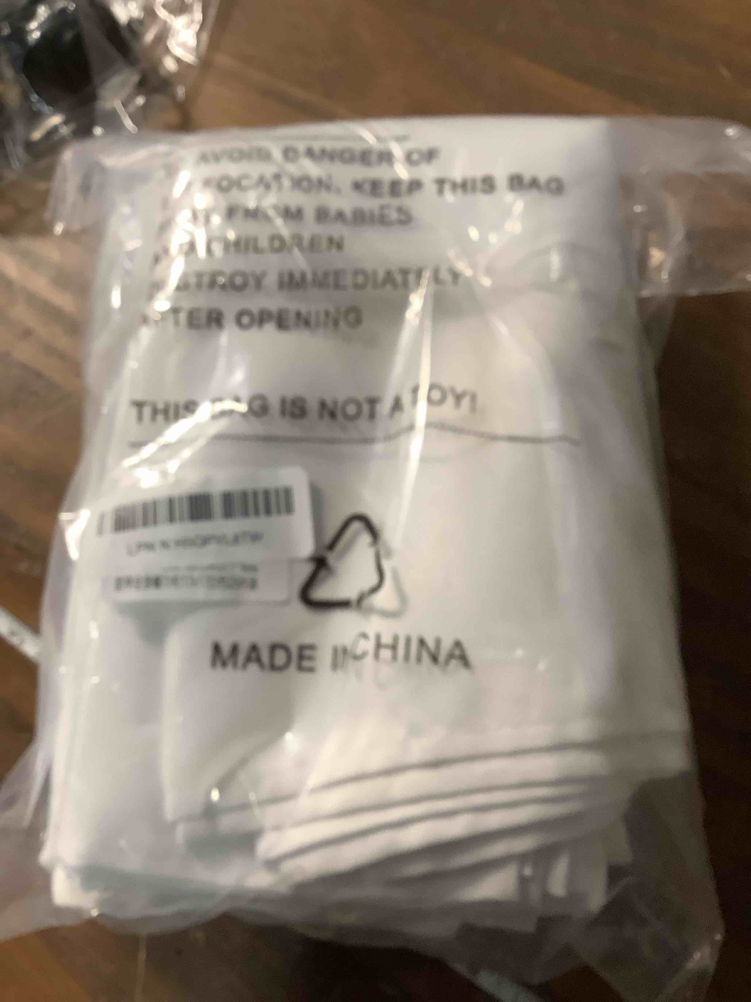 Condition photo showing Good Condition for 25pcs Polyester Cloth Napkins - 17 x 17 inch White Dinner Washable Napkins with Hemmed Edges for Restaurant/Wedding/Hotel(25,White) White 17x17" 25pcs