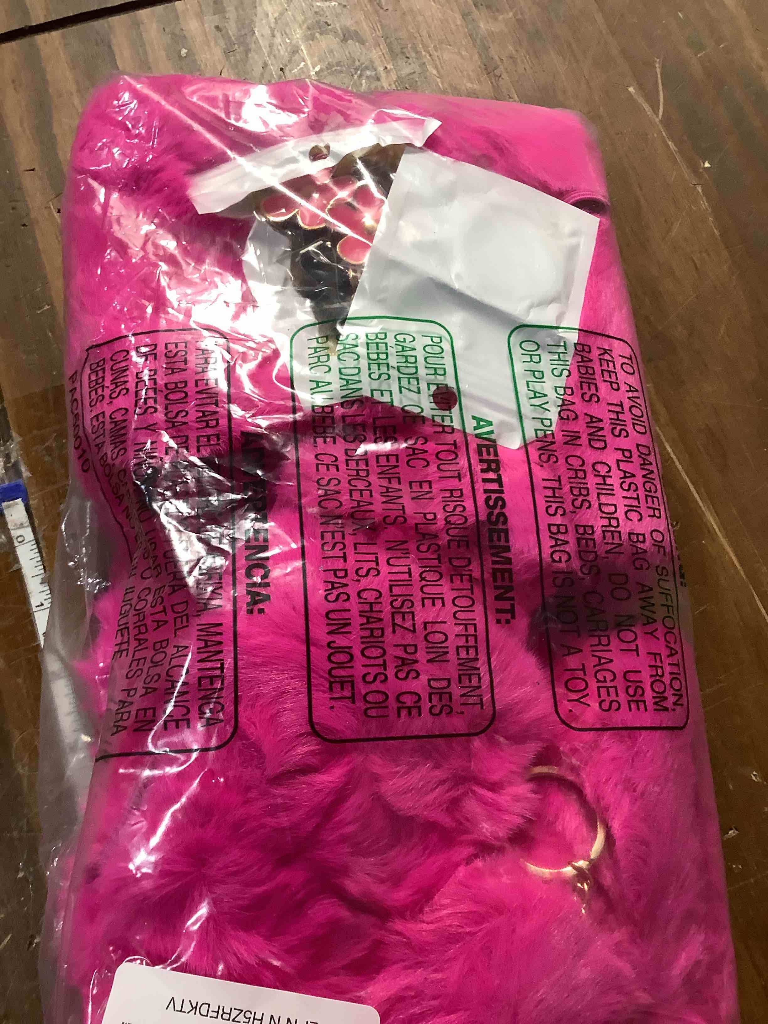 Condition photo showing Good Condition for Fluffy Steering Wheel Cover for Women,LXPKKIG Faux Wool Steering Wheel Cover Cute Fluffy Car Accessories Set for Women Girls Universal Fit 15 inch Steering Wheel 1 Set 12 Pcs (Rose red)