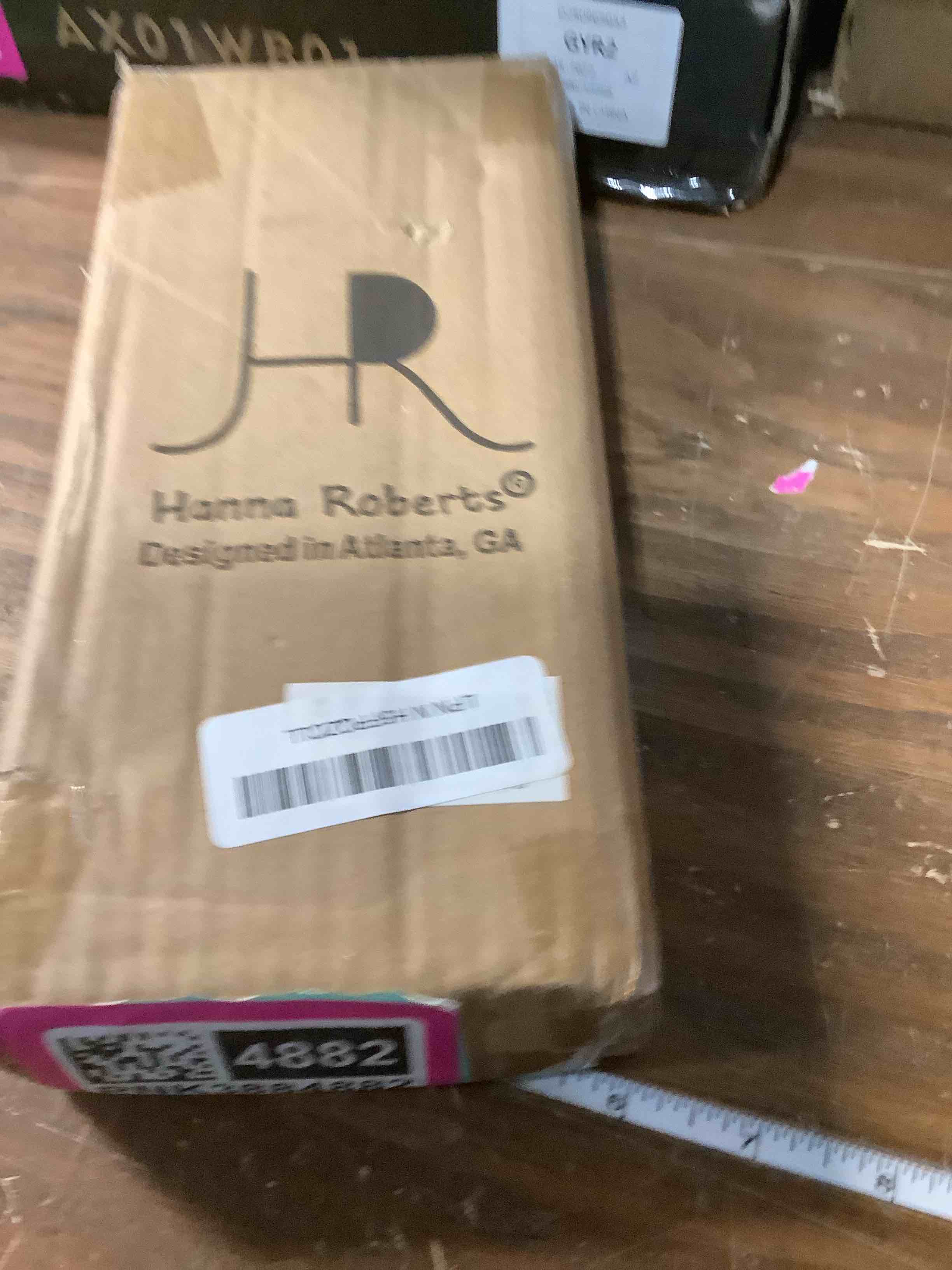 Condition photo showing Good Condition for Hanna Roberts Modern Cursive Table Number Card Stock Signs with Round Stand for Wedding Reception, Restaurant, Event Party, 4" x 6" (Set of 10, 1-10, Gold) Set of 10, 1-10 Gold