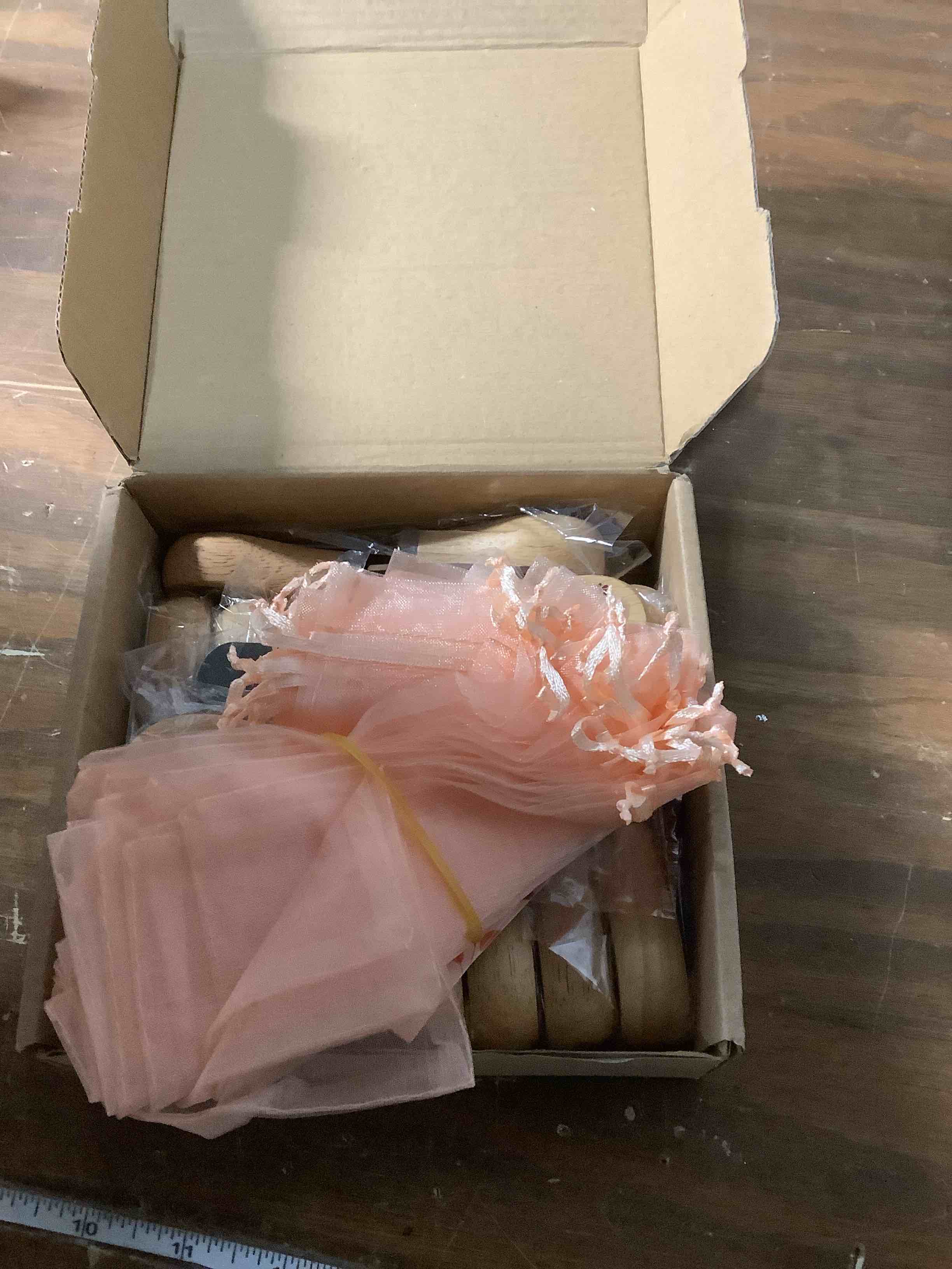 Condition photo showing Good Condition for 20 Sets Friendsgiving Party Favors Bulk, Thanksgiving Fall Gifts for Friends, Stainless Steel Butter Knife with Wood Handle With Thank You Card Organza Bag, Friendsgiving Party Supplies