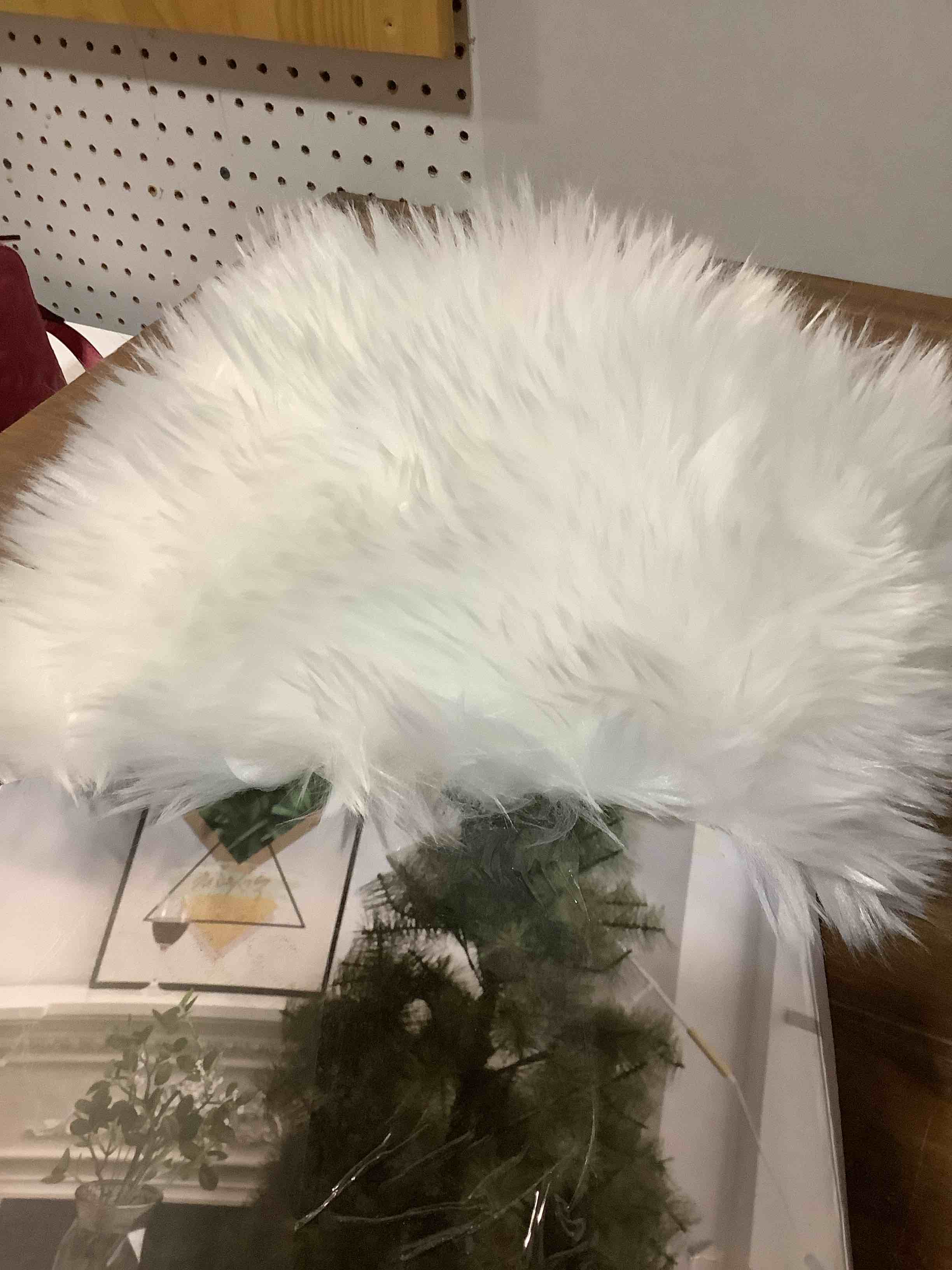 Condition photo showing Good Condition for Table Runner, Thanksgiving Modern Small White Fur Table Runners for Party Birthday Christmas Friendsgiving Wedding Dinning Table, Decorative Rug Luxury Faux Fur Runner for Table(11.8x31.5inch) 11.8x31.5inch White