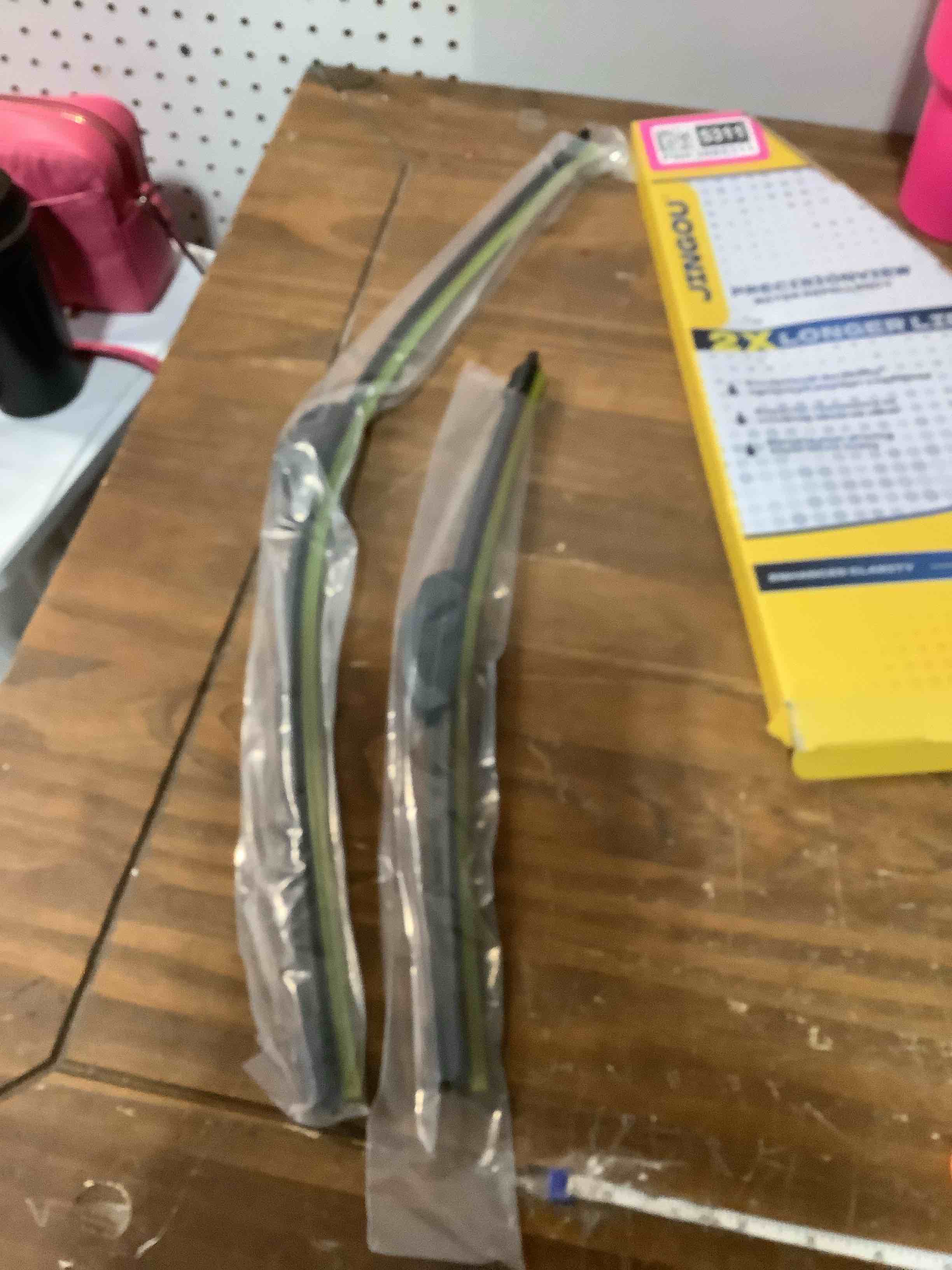 Condition photo showing Good Condition for 26" + 16" Front Windshield Wiper Blades Compatible with 2009-2018 Toyota Corolla/2013-2021 Toyota RAV4 OEM QUALITY Premium All-Season Automotive Replacement Wipers (Pack of 2) 26"+16"