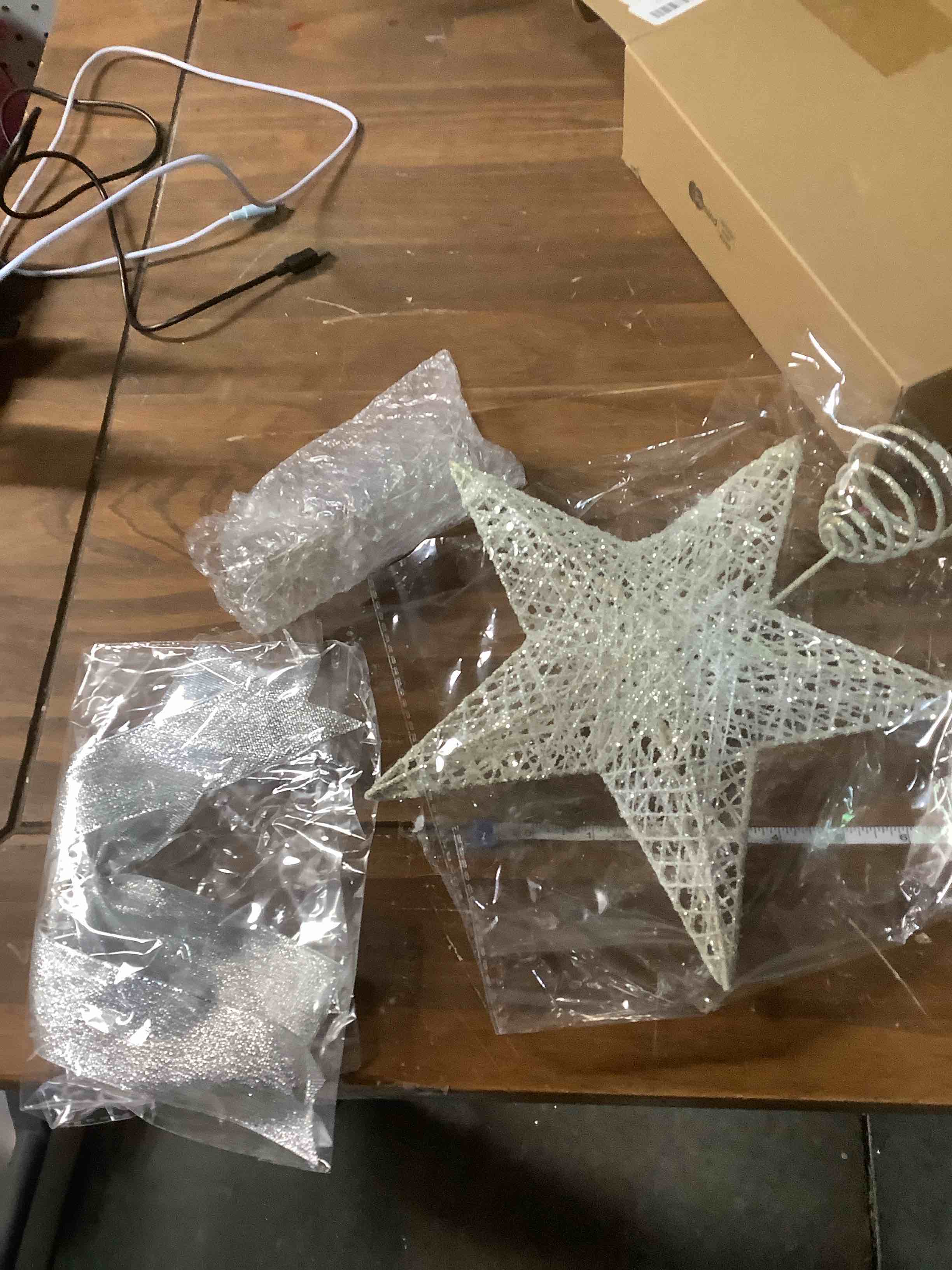 Condition photo showing Good Condition for Sumind 10 Inch Christmas Star Tree Topper Glittered Star Metal Plug in Treetop Ornaments with Bow and 30 LED String Light for Christmas Tree Indoor Holiday Party Decoration(White)