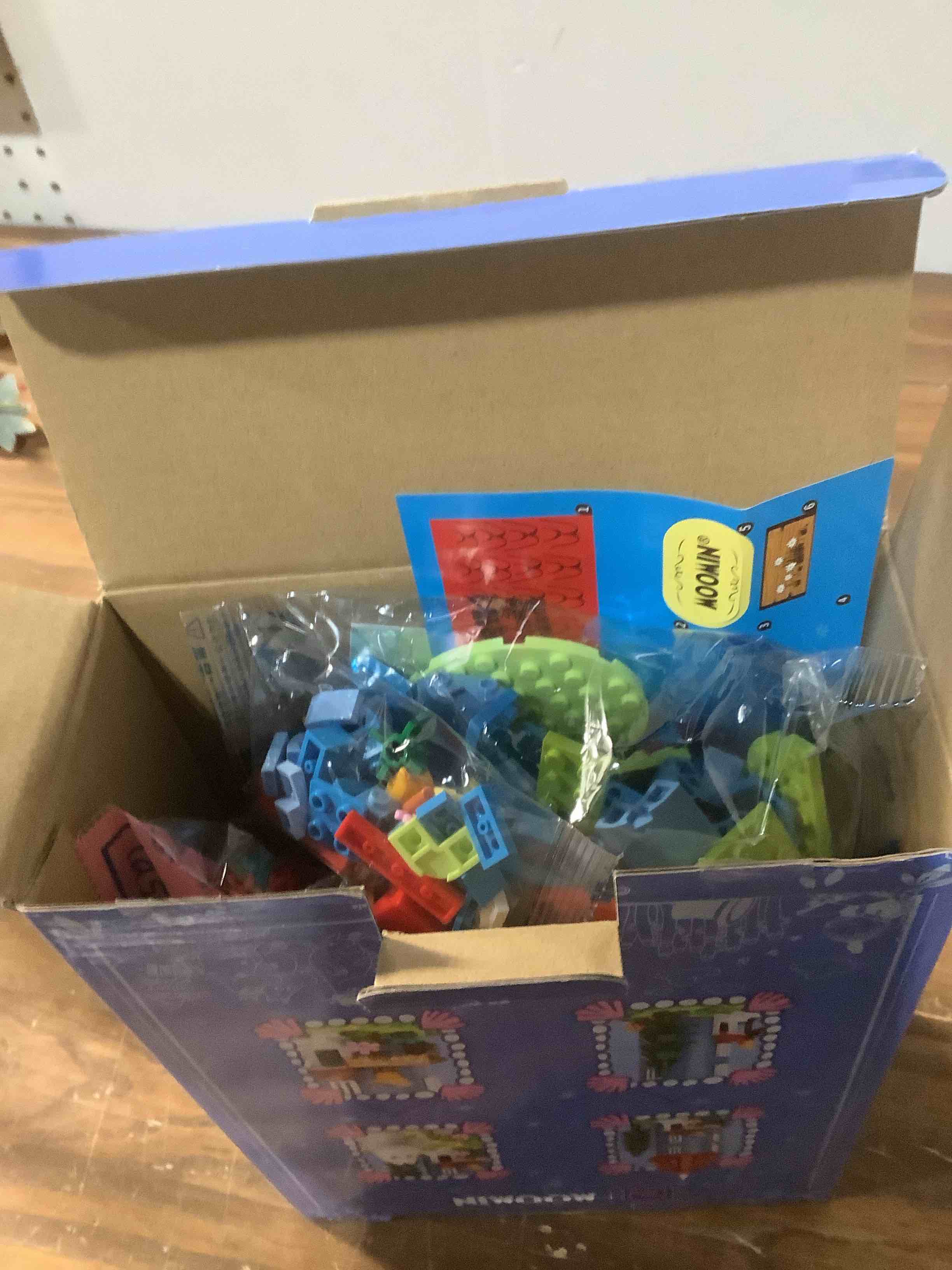 Condition photo showing Good Condition for PANTASY Spring-Themed Architecture Adult Building Block Set, Creative Construction Toy, Decorative Model, Ideal Gift for Hobbyists and Collectors