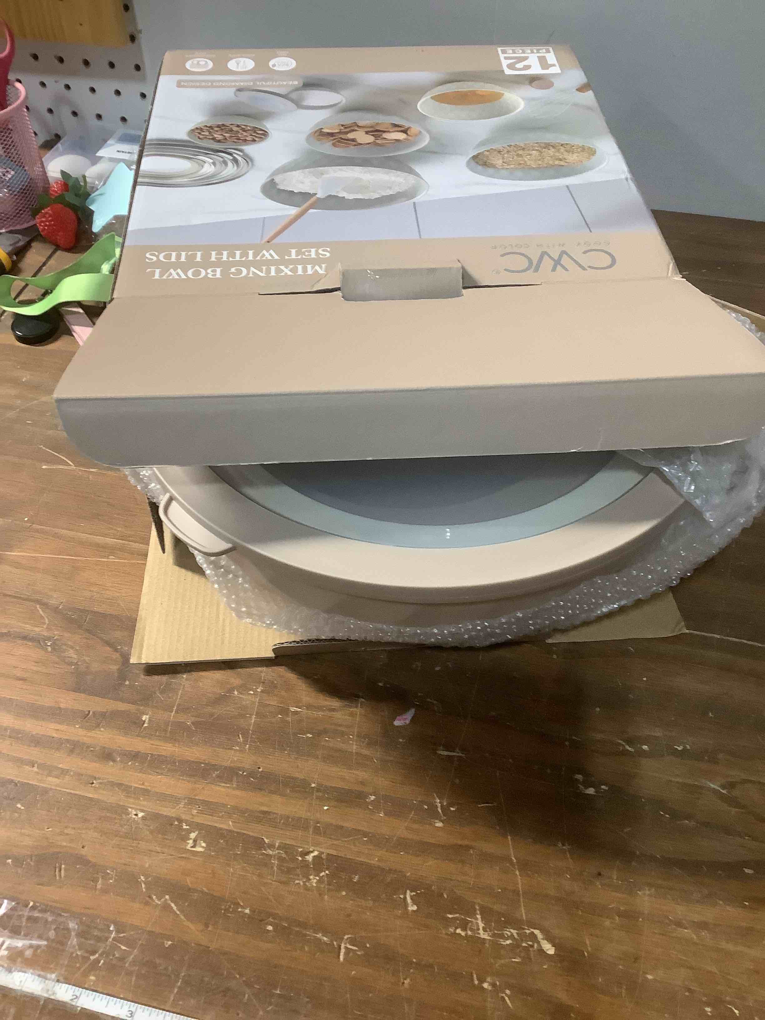 Condition photo showing Good Condition for COOK WITH COLOR Mixing Bowls with Lids - 12 Piece Plastic Nesting Bowls Set includes 6 Prep Bowls and 6 Lids, Diamond Design - Microwave Safe, Brown Brown Diamond