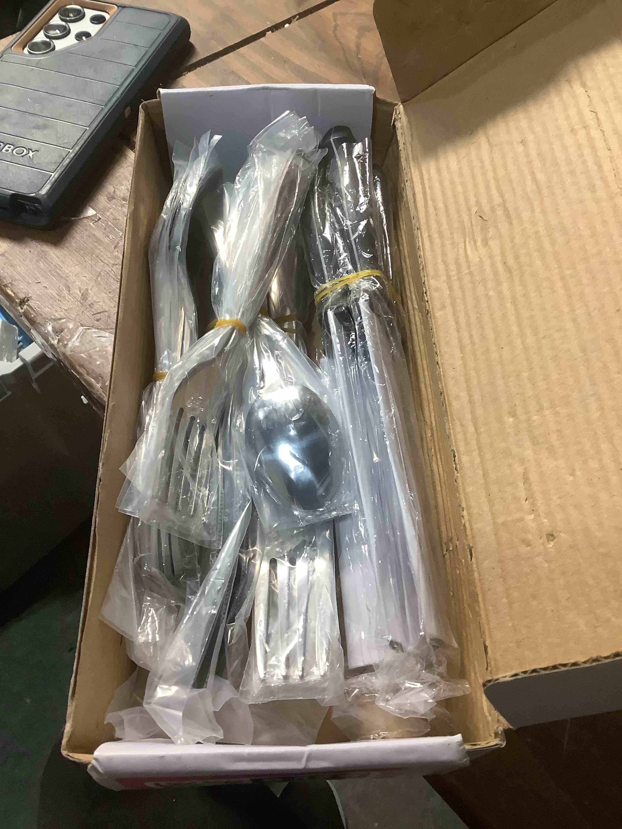 Condition photo showing Good Condition for Hiware 24-Piece Silverware Set with Steak Knives, Stainless Steel Flatware Cutlery, Mirror Polished Flatware Serving Utensils Set for 4, Includes Forks Spoons Knives Silverware, Dishwasher Safe
