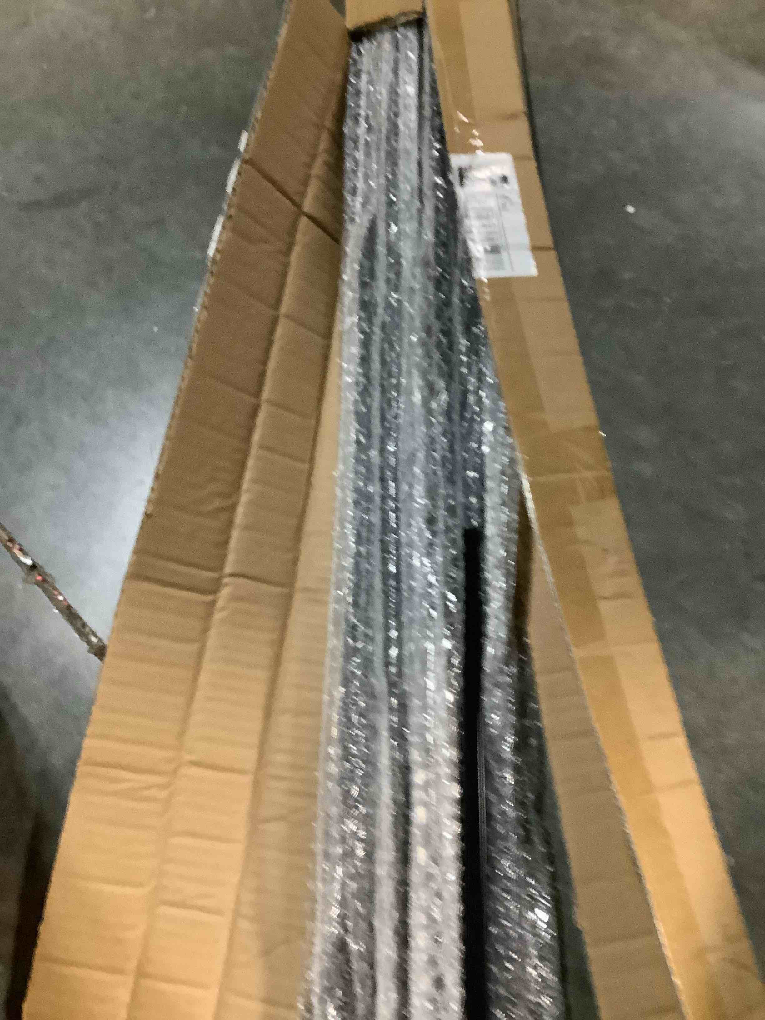 Condition photo showing Good Condition for black Muzata 10Pack 44'' Wrought Iron Balutser Hollow Straight Bar Metal Stair Spindles for 1/2" Square Metal Stair Iron Balusters for Staircase Interior Decorative Staircase Deck Railing WT30