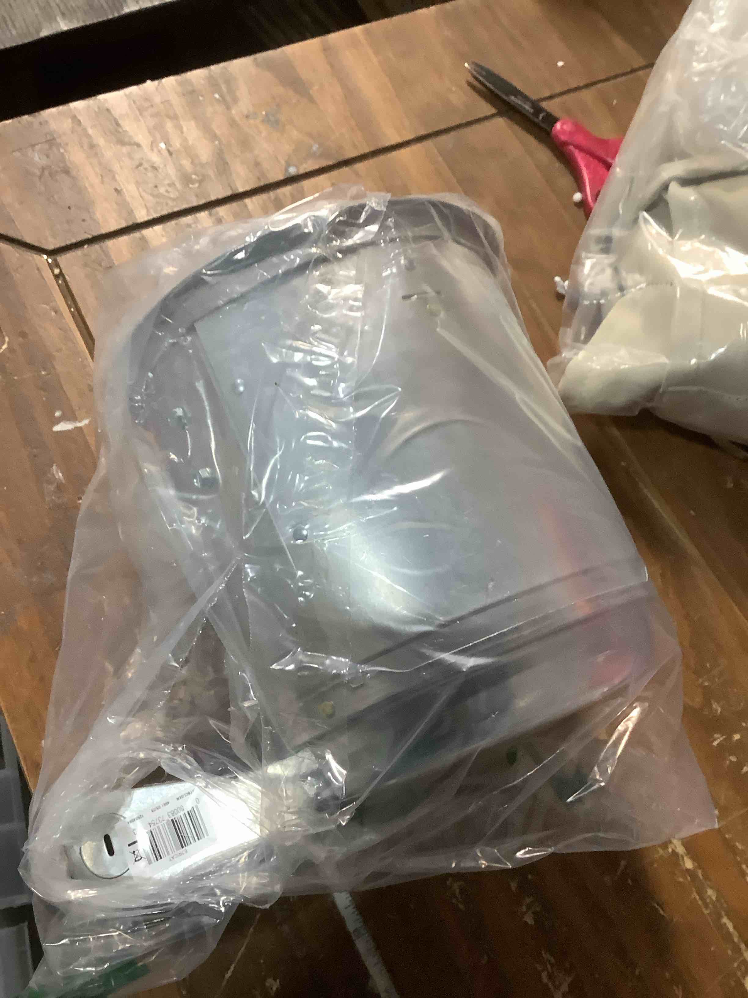 Condition photo showing Good Condition for HALO E26 6 in. Aluminum Recessed Lighting Housing for Remodel Ceiling, Insulation Contact, Air-Tite, (E7RICAT)