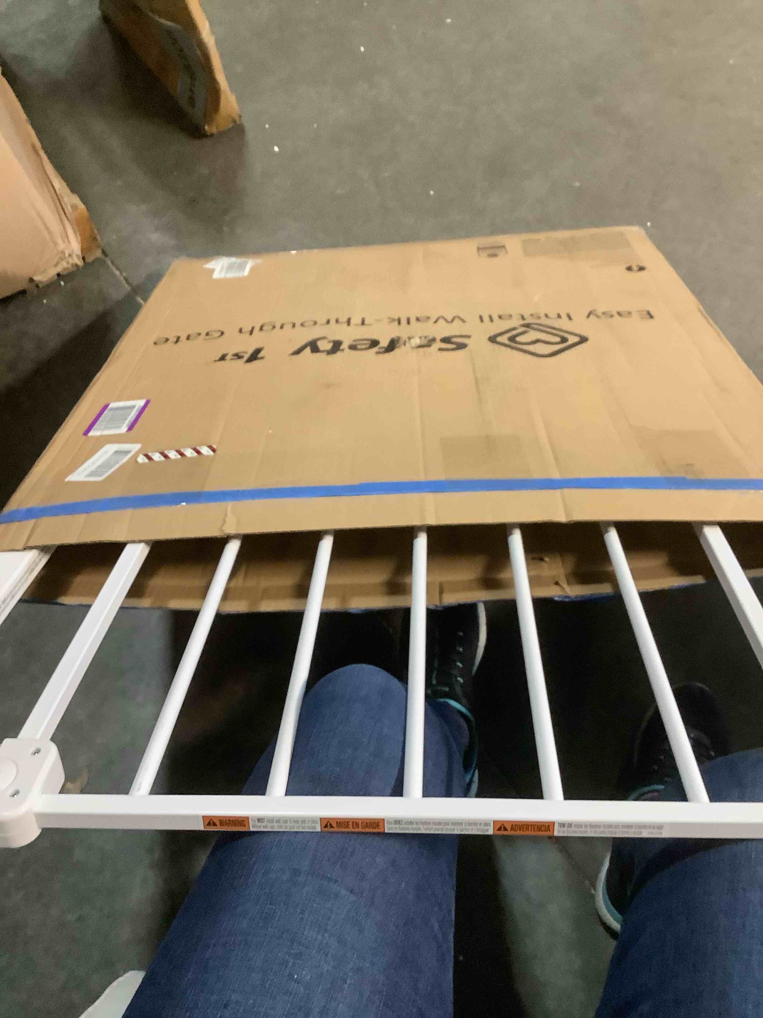 Condition photo showing Good Condition for Safety 1st Easy Install Walk Thru Baby Gate for Doorway With Door, Dog Gates, Fits 29"-38", Easy Install 28" Tall, White 1-Pack 29" to 38" Wide x 28" Tall White