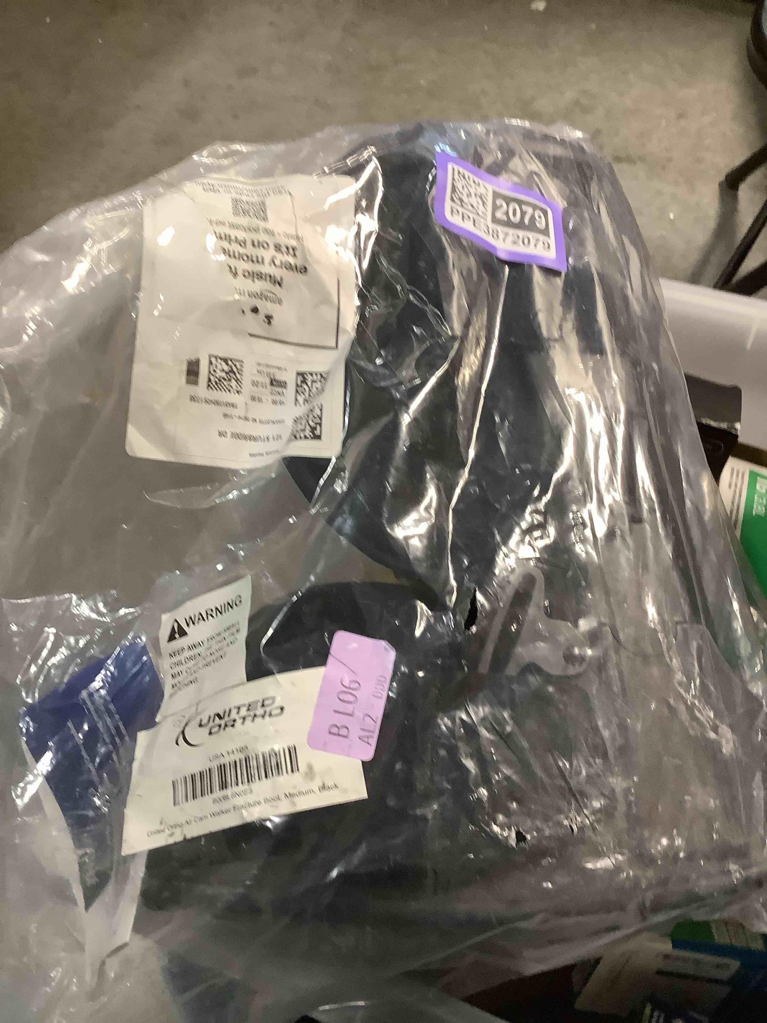 Condition photo showing Good Condition for United Ortho Air Cam Walker Fracture Boot, Medium, Black Medium (Pack of 1) Black