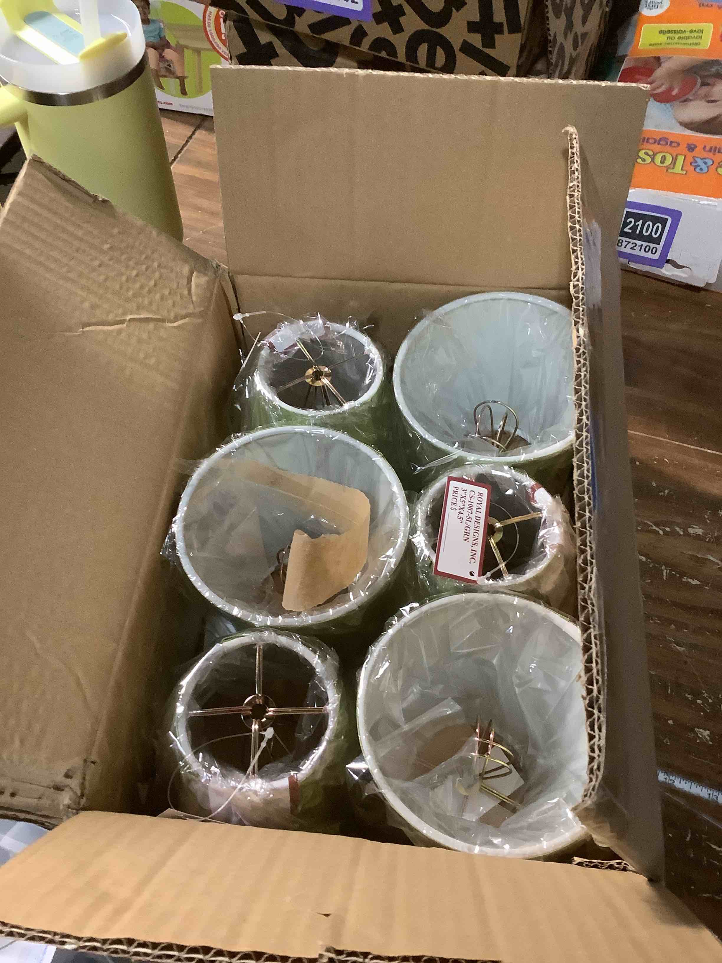 Condition photo showing New/Like New for Royal Designs CS-1007-5L/GRN-6 Clip On Empire Chandelier Lamp Shade, 3" x 5" x 4.5", Light Green, Set of 6