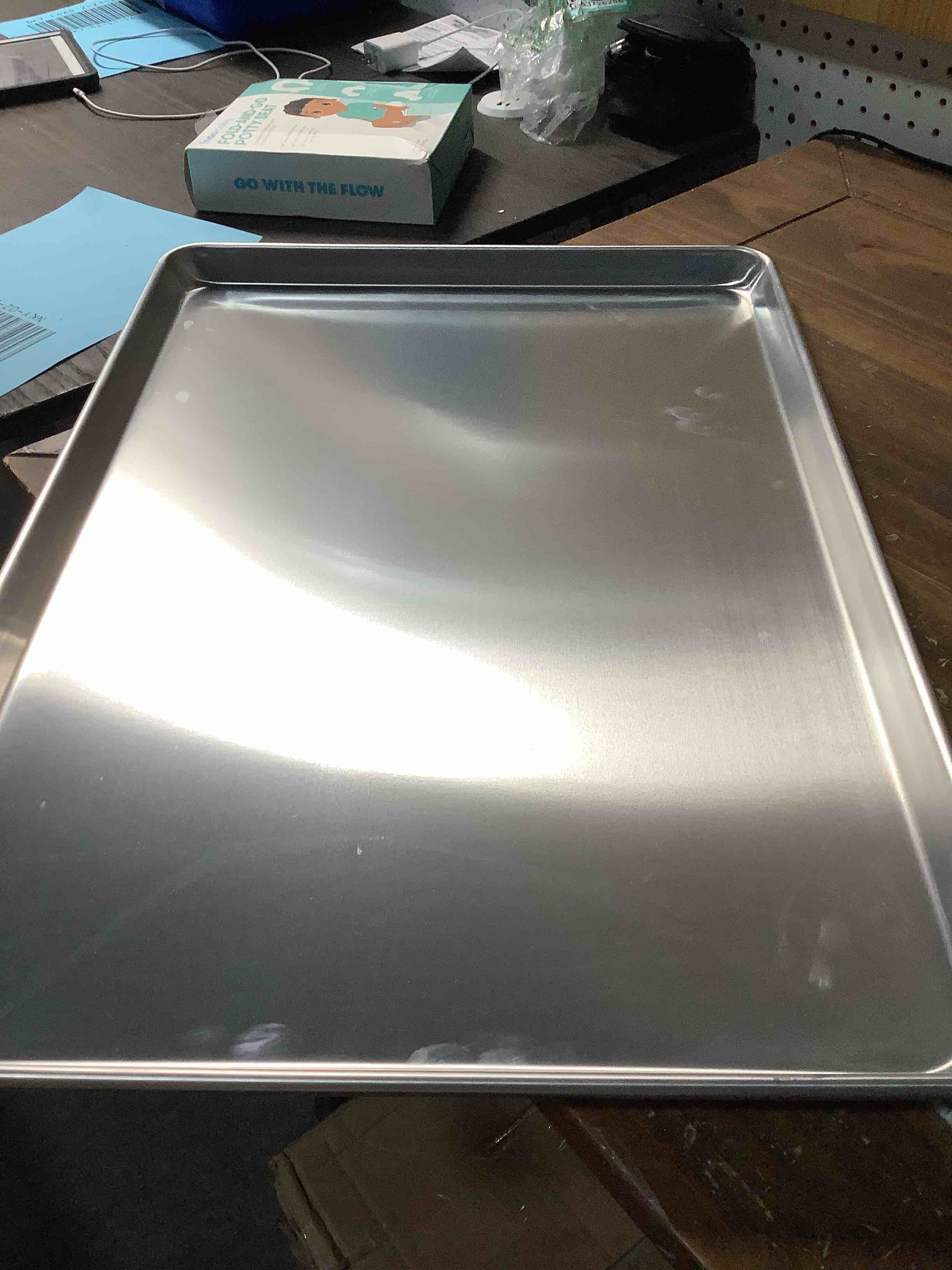 Condition photo showing Good Condition for Restaurantware Met Lux 26 x 18 Inch Industrial Baking Pan 1 Heavy-Duty Full-Size Bakery Sheet Pan - Rimmed Edges Endures Up To 392F Aluminum Sheet Pan Dishwashable Ideal For Baking Or Roasting
