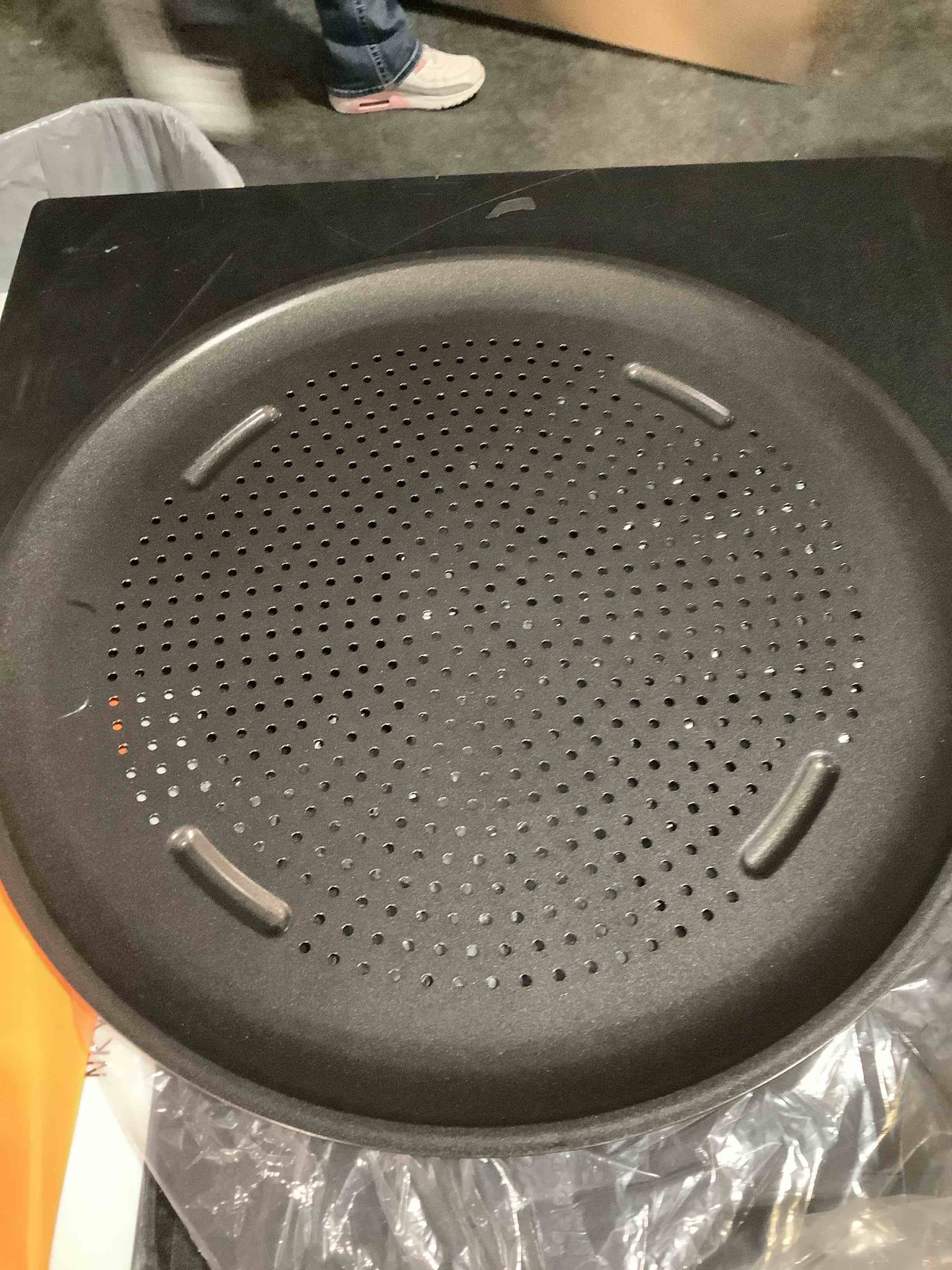 Condition photo showing New/Like New for GoodCook AirPerfect Insulated Nonstick Carbon Steel Pizza Pan with Cutting Guides, Perforated Nonstick Pizza Pan, 15.75-Inch, Gray Gray 16-Inch