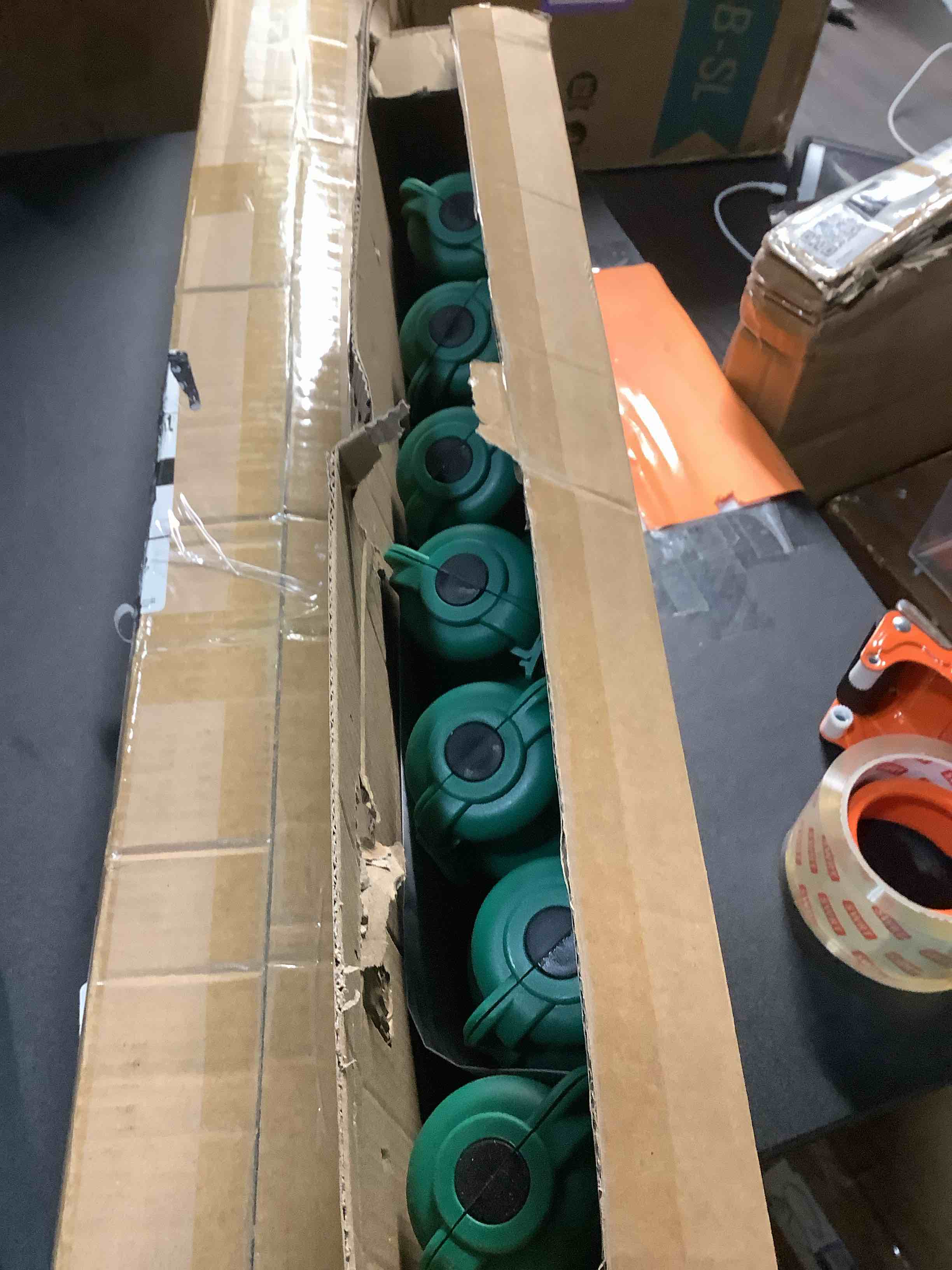 Condition photo showing Good Condition for 7 Pack Outdoor Extension Cord Safety Cover with Waterproof Seal IP54 Water-Resistant, Weatherproof Electrical Connection Box with 2 Latches, Plug, Socket, Holiday Decoration Light, Green 7 Pack Green