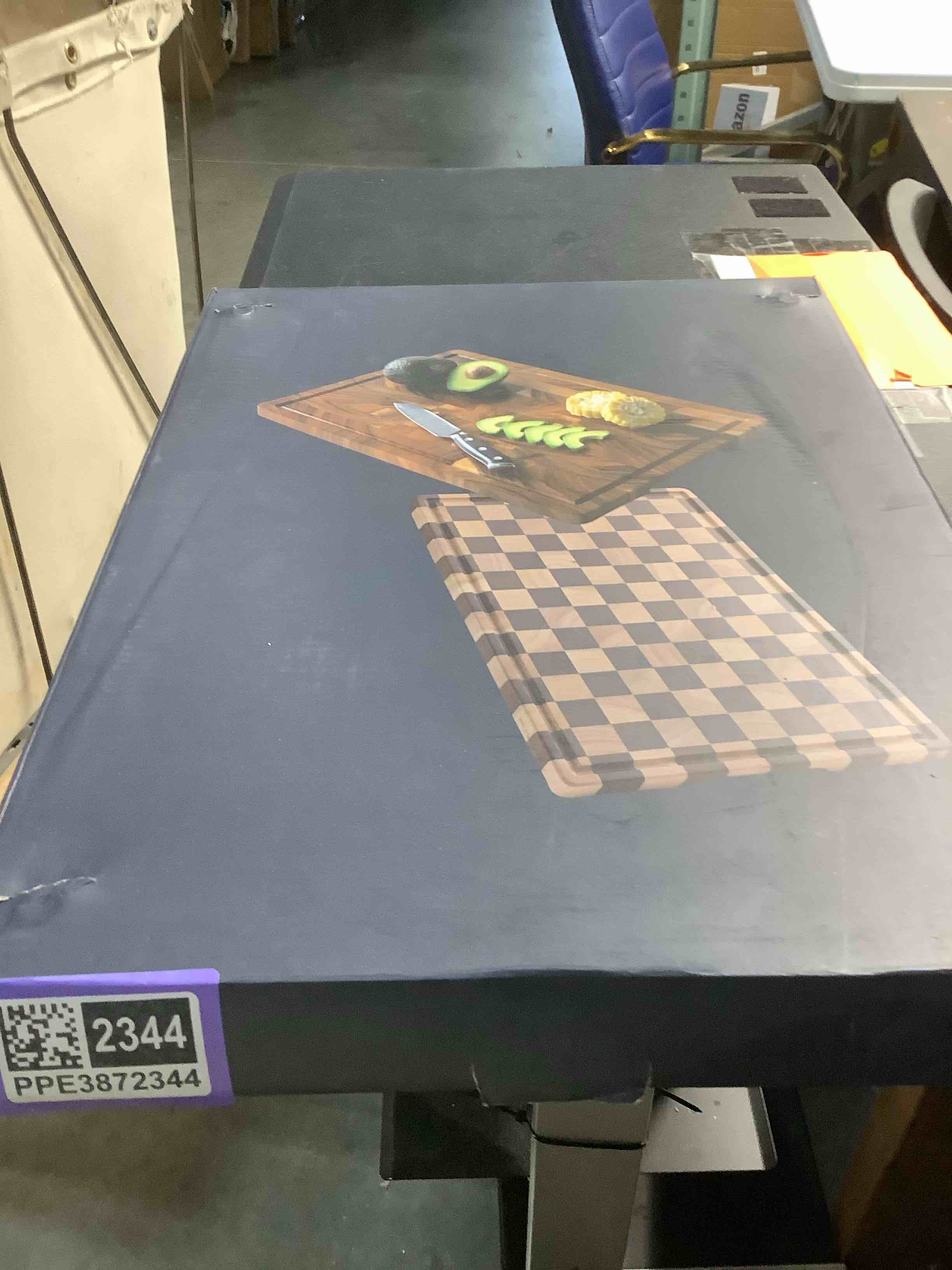 Condition photo showing Good Condition for SIMILARBPRODUCT Walnut Wood Cutting Boards for Kitchen, Large Chopping Board Double Sided, End Grain Cutting Board with Handle, Charcuterie Butcher Block for Meal Prep & Serving with Gift Box, 17"×13"×1"