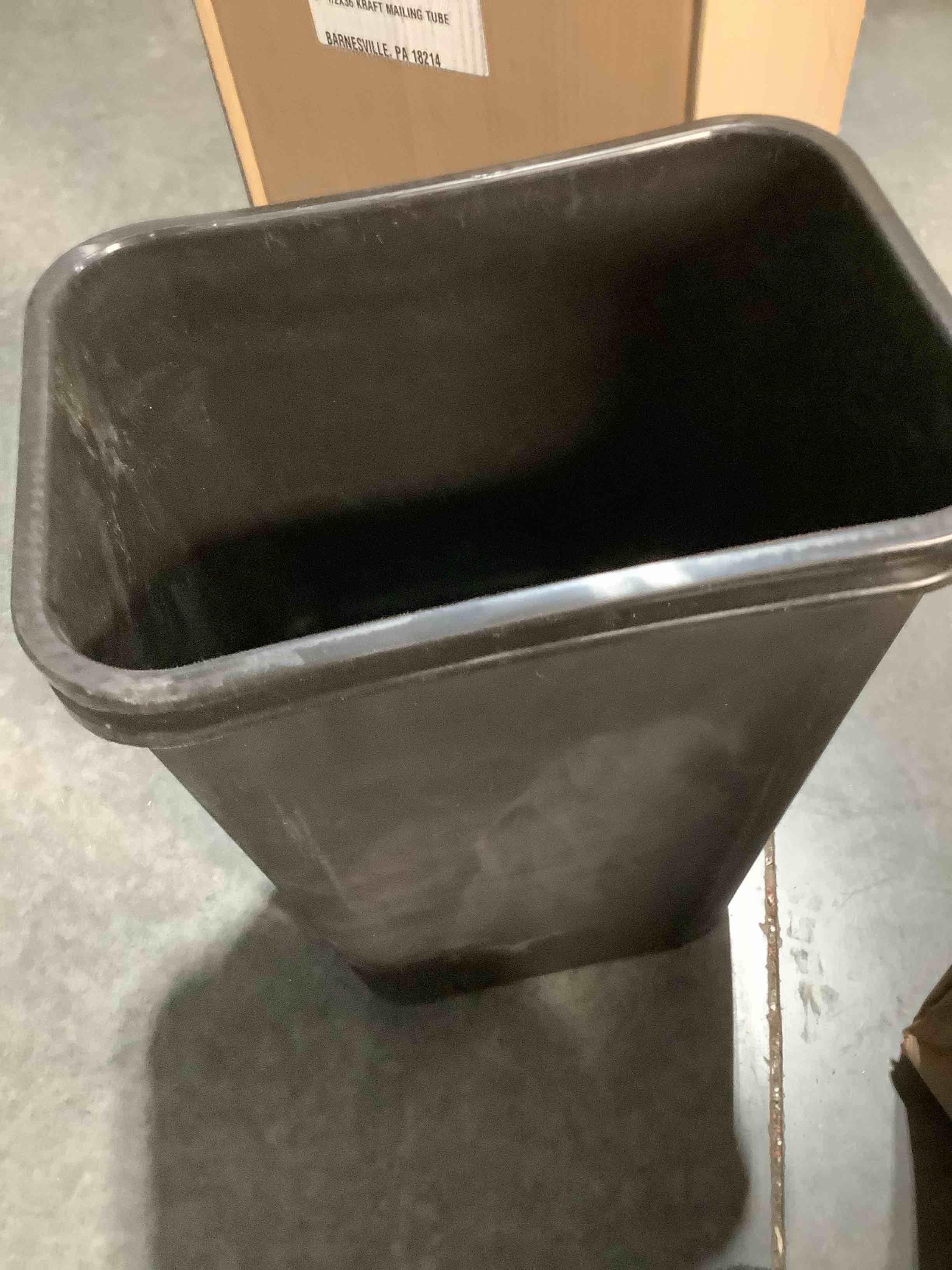 Condition photo showing Good Condition for Amazon Basics Small Trash Can, Rectangular Commercial Office Wastebasket, 3 Gallon (Pack Of 2), Black Black 3 Gallon (Pack of 2)