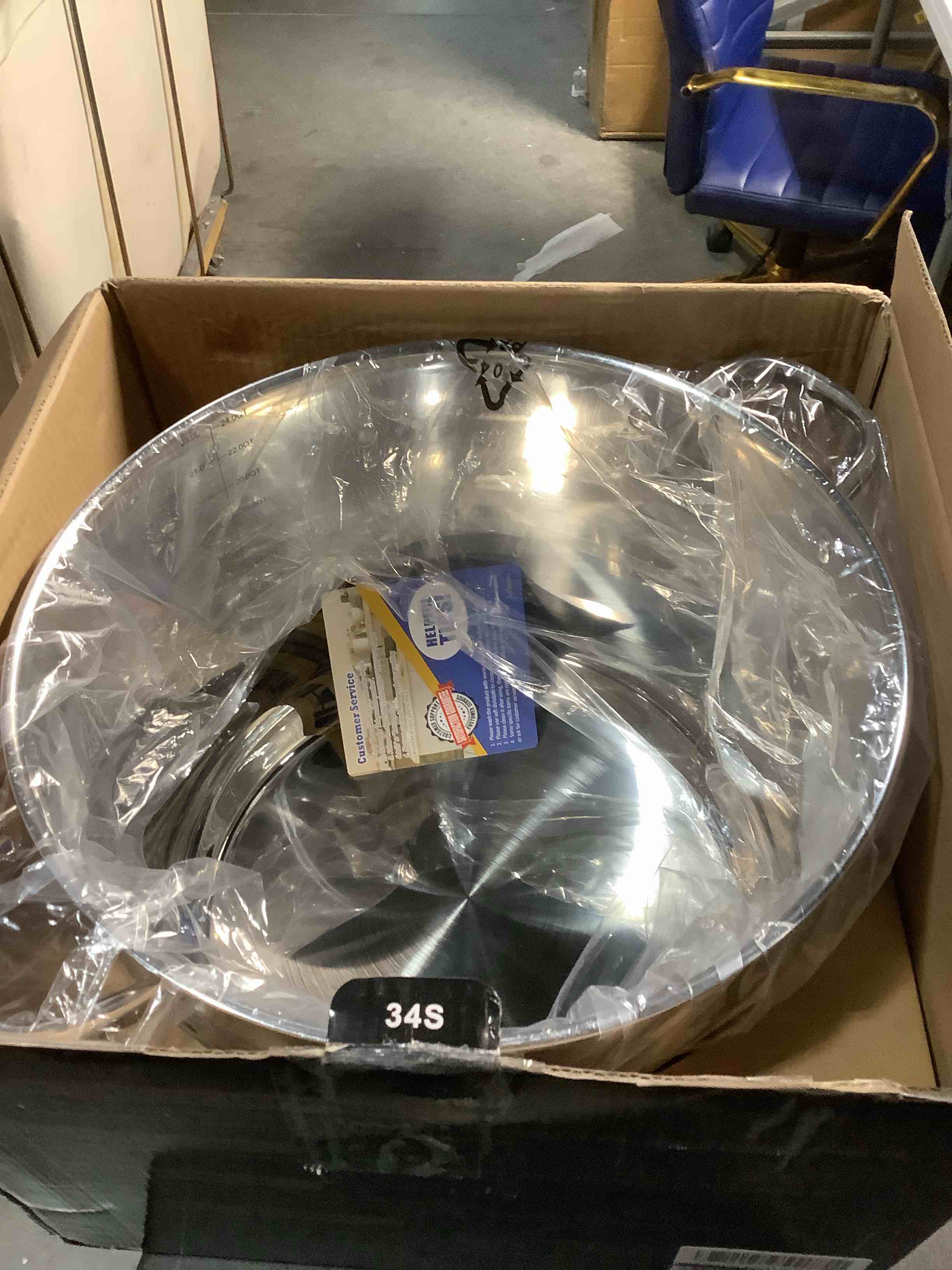 Condition photo showing Good Condition for P&P CHEF 24 QT Stock Pot with Lid, Stainless Steel Large Cooking Pot, Soup Canning Stockpot for Stewing Simmering, Tri-ply Bottom for All Stoves, Heavy-Duty &Dishwasher Safe & Food-Grade 24 Quarts