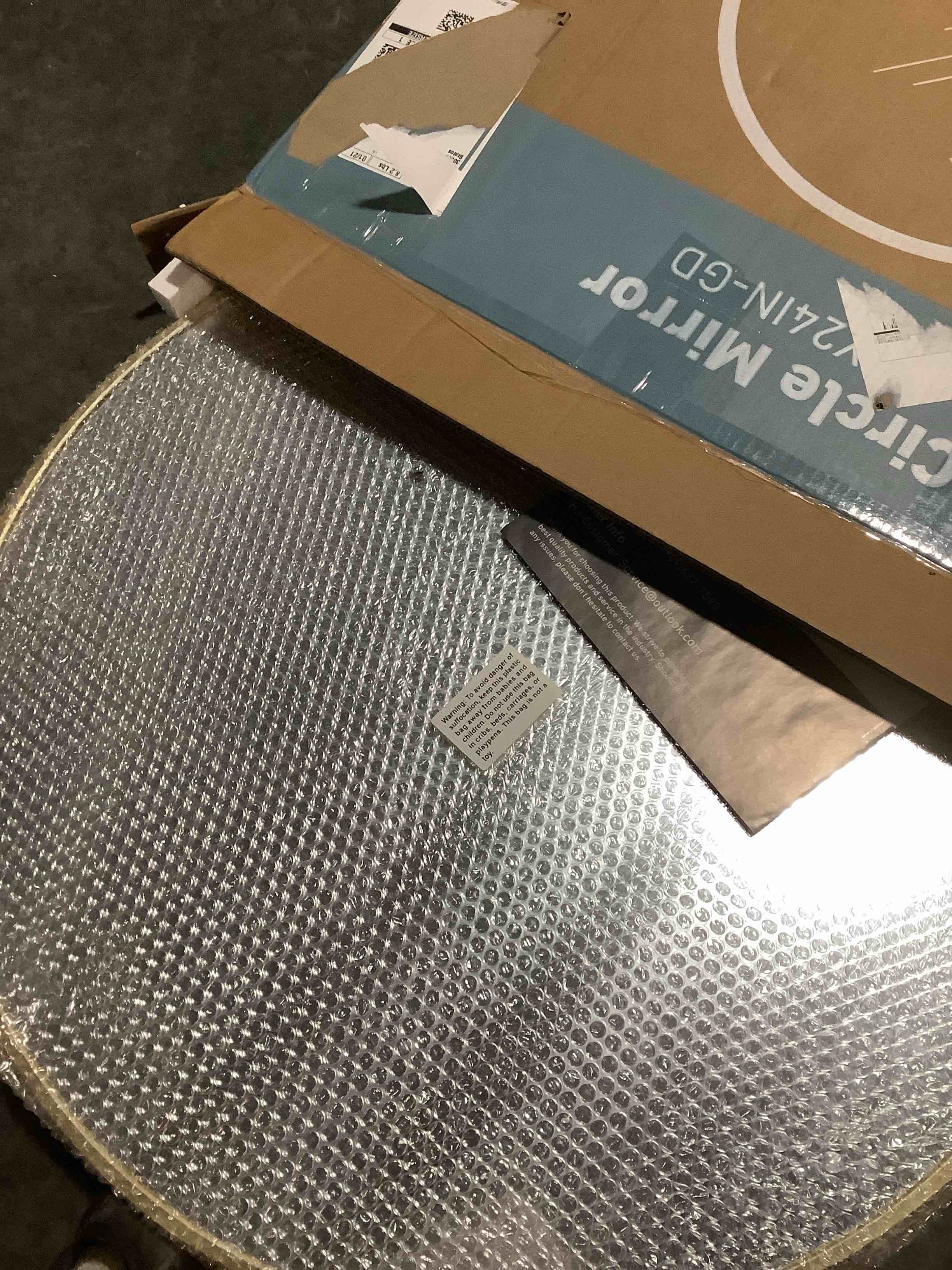 Condition photo showing Good Condition for SIMILAR PRODUCT Sweetcrispy 24 Inch Round Wall Mirror with Tempered Glass, Bathroom Mirror Over Sink, Anti-Fog & Waterproof Round Mirror for Bathroom, Entryway, Bedroom, Shatterproof Design, Gold