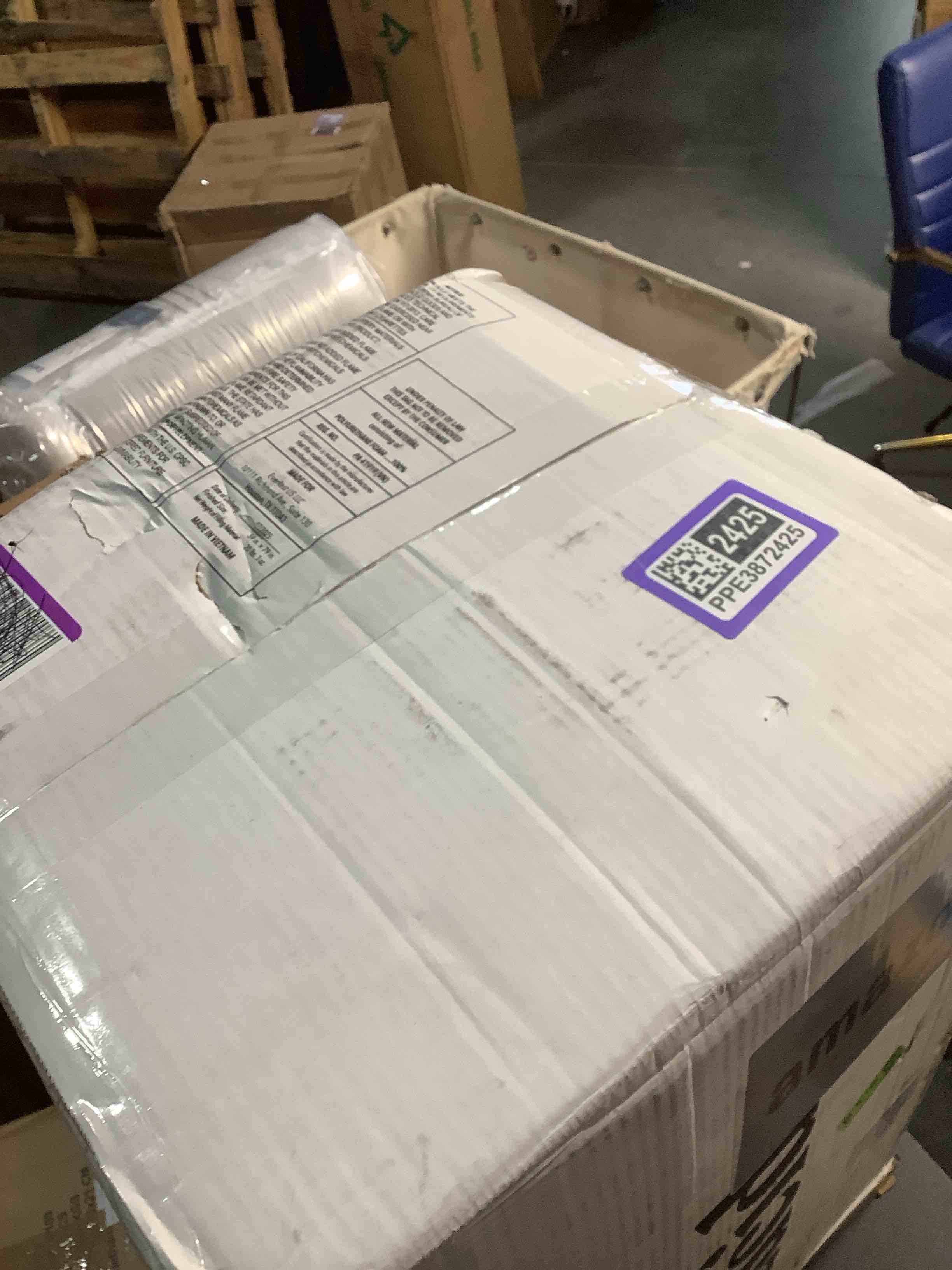Condition photo showing Good Condition for Lucid 4 Inch Lavender Memory Foam Mattress Topper, Queen Size – Essential Oil Infusion – Ultra Plush Feel, Pressure-Relieving Bed Topper – Ventilated and Breathable – CertiPur Certified Queen 4 Inch Topper Only