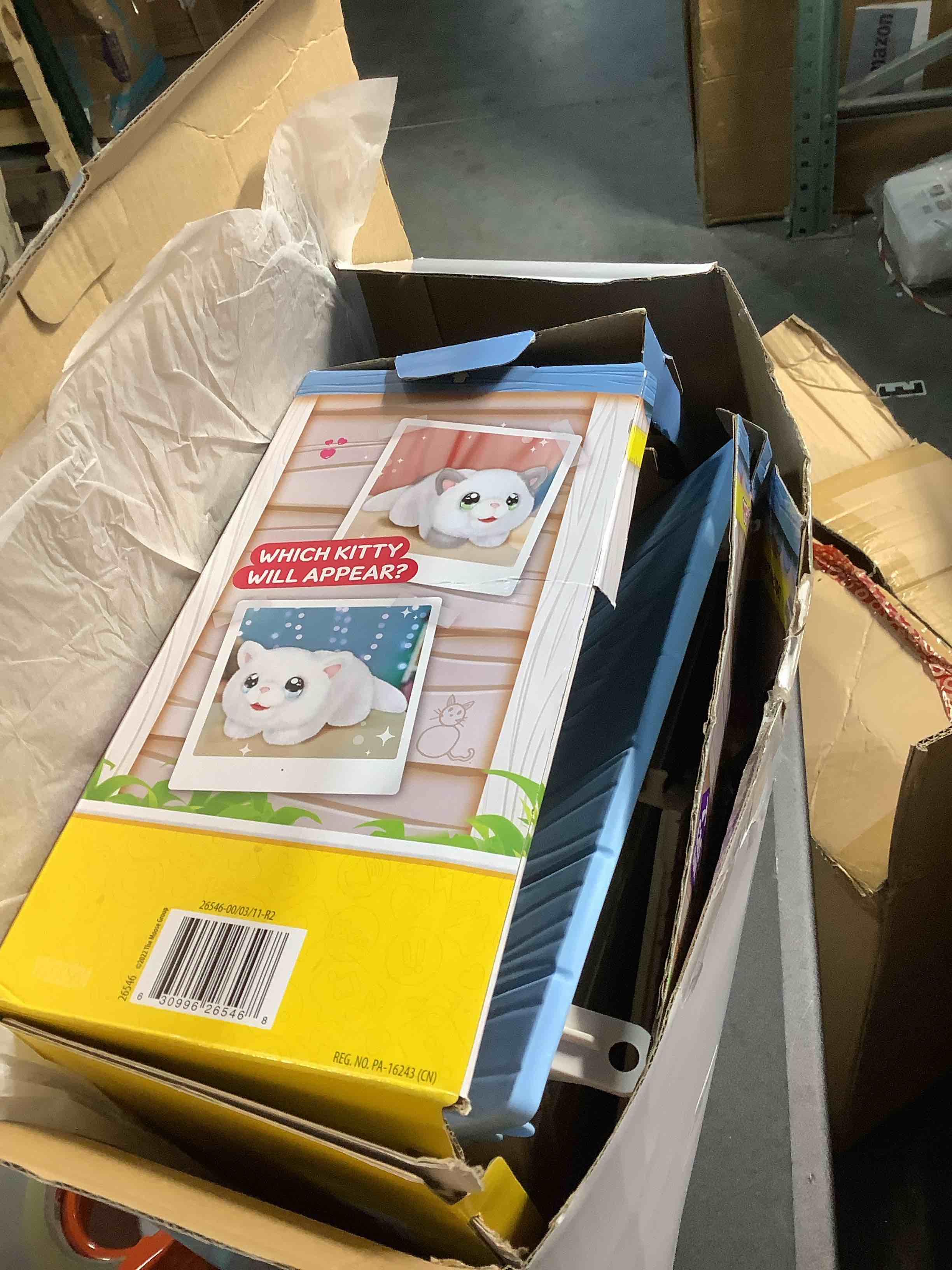 Condition photo showing Good Condition for Little Live Pets Cat Figurines for Kids, Interactive Hutch Animal Playset with 25+ Sounds, Outdoor Toys for 5+ Year Old Girls Kitty