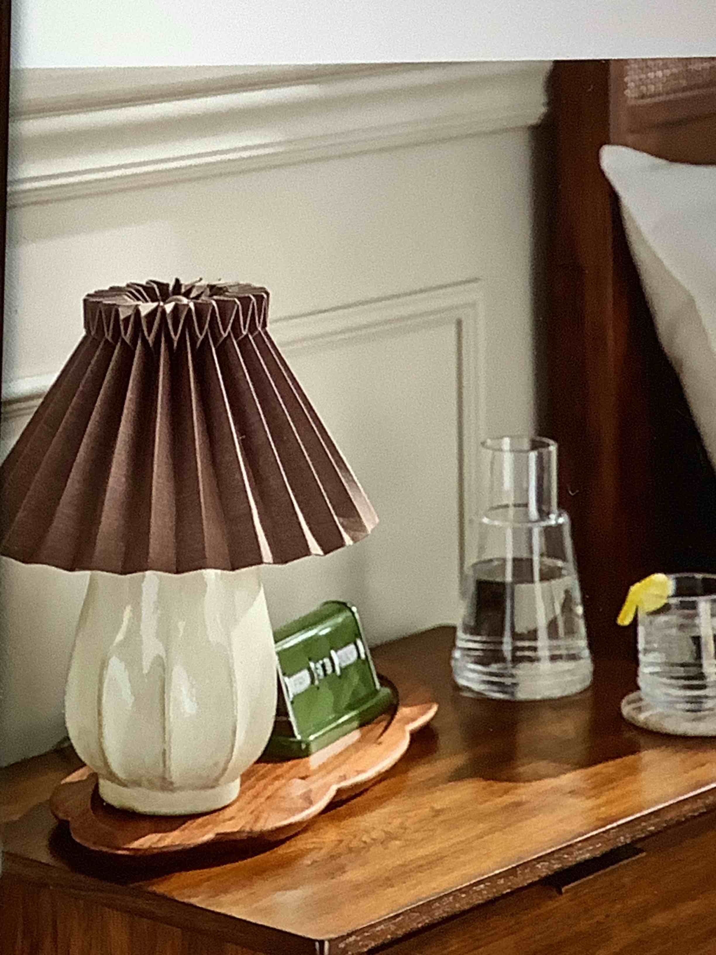 Condition photo showing New/Like New for CERAMIC WITH BROWN KNIFE PLEAT SHADE ACCENT TABLE LAMP