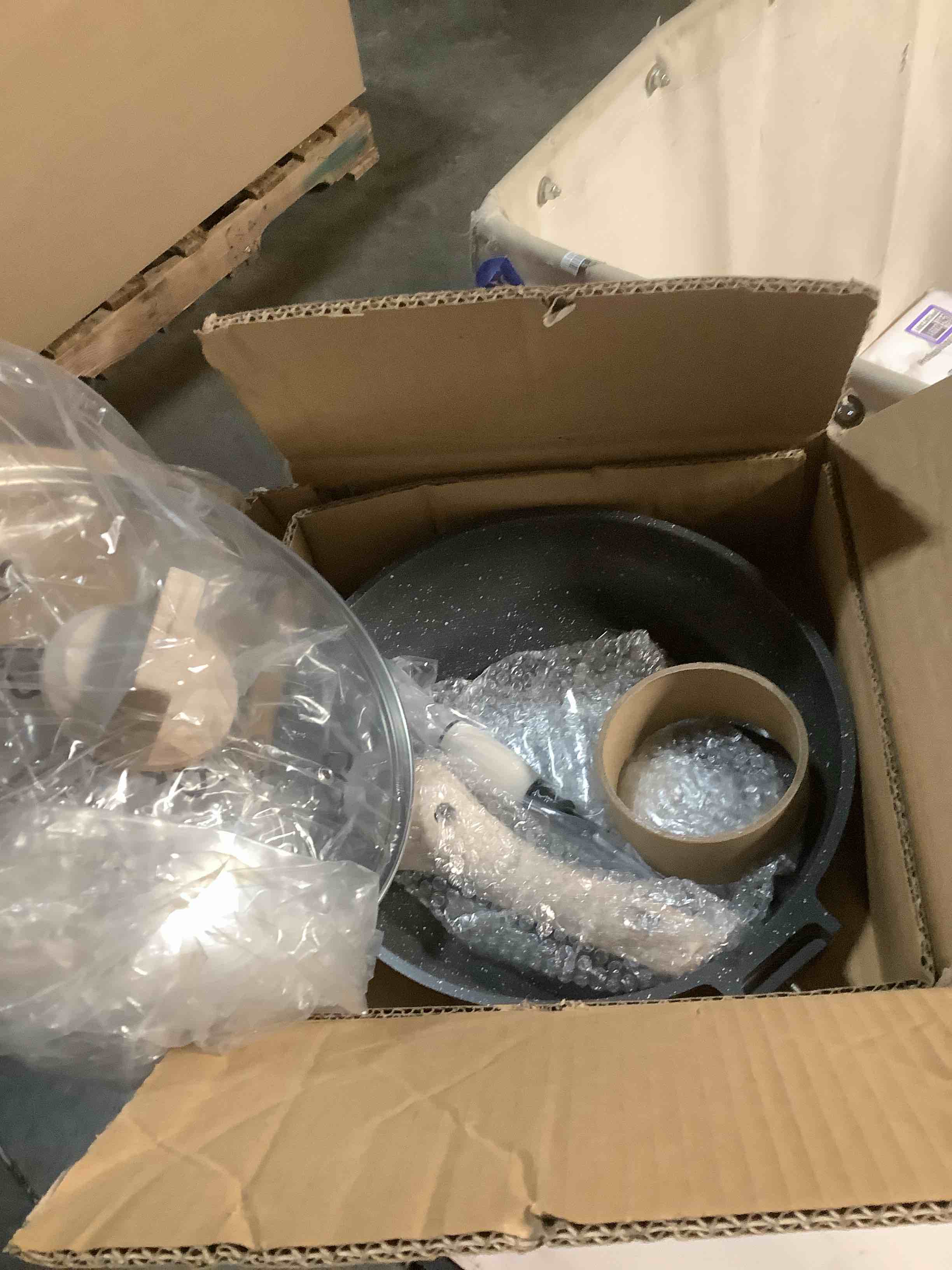 Condition photo showing Good Condition for CAROTE Non Stick Frying Pan Skillet, Nonstick Granite Fry Pan with Glass Lid, Egg Pan Omelet Pans, Stone Cookware Chef's Pan, PFOA Free (Classic Granite, 10-Inch) 10" frying pan w/lid