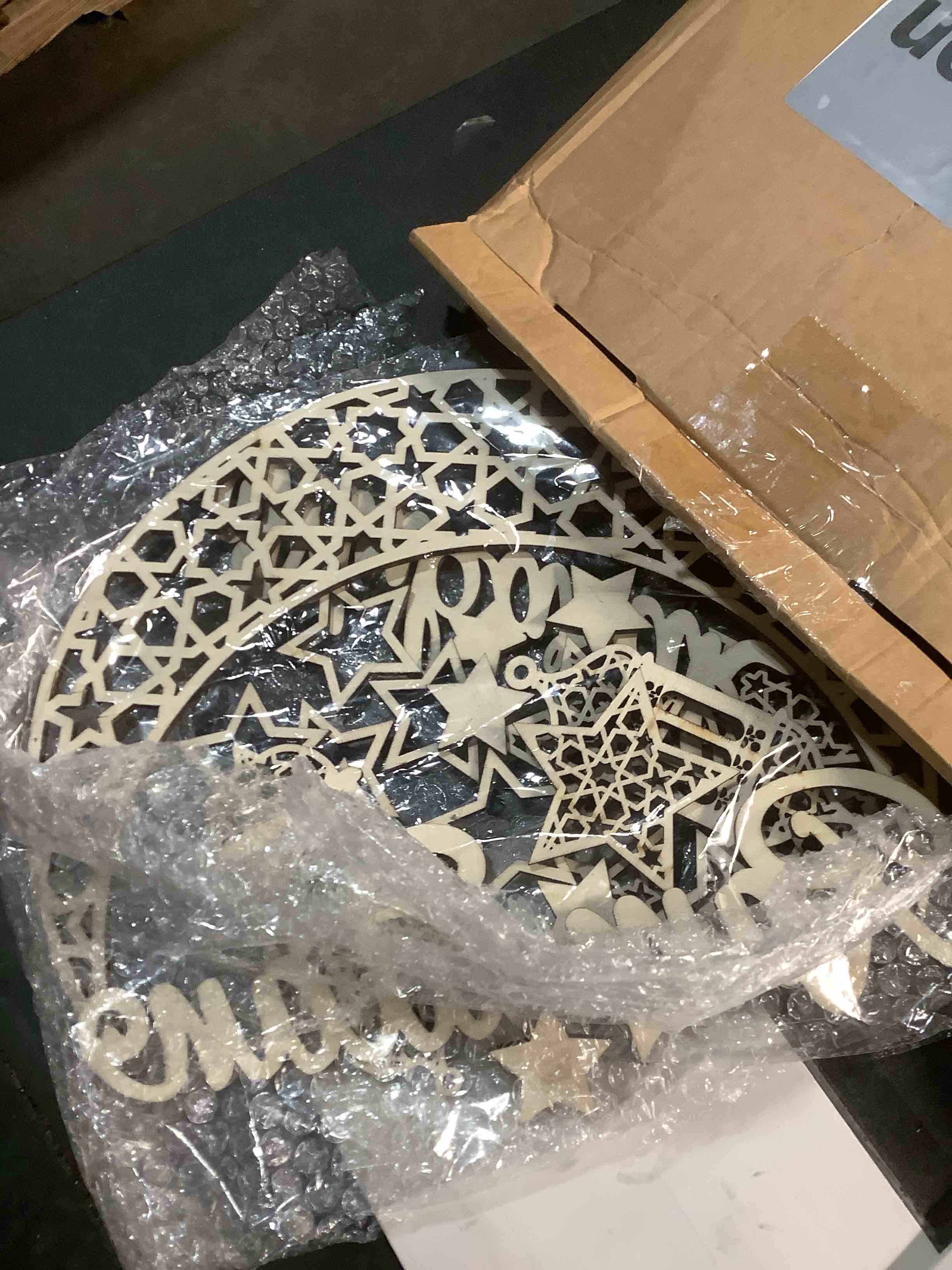 Condition photo showing Good Condition for Geelin 23 Pcs Ramadan Decorations for Home 2026 Eid Ramadan Kareem Mubarak Wall Decor Islamic Wooden Gold Moon Star Lantern Wall Art Sign for Living Room Bedroom Muslim Arabic Party Supplies(Mubarak)