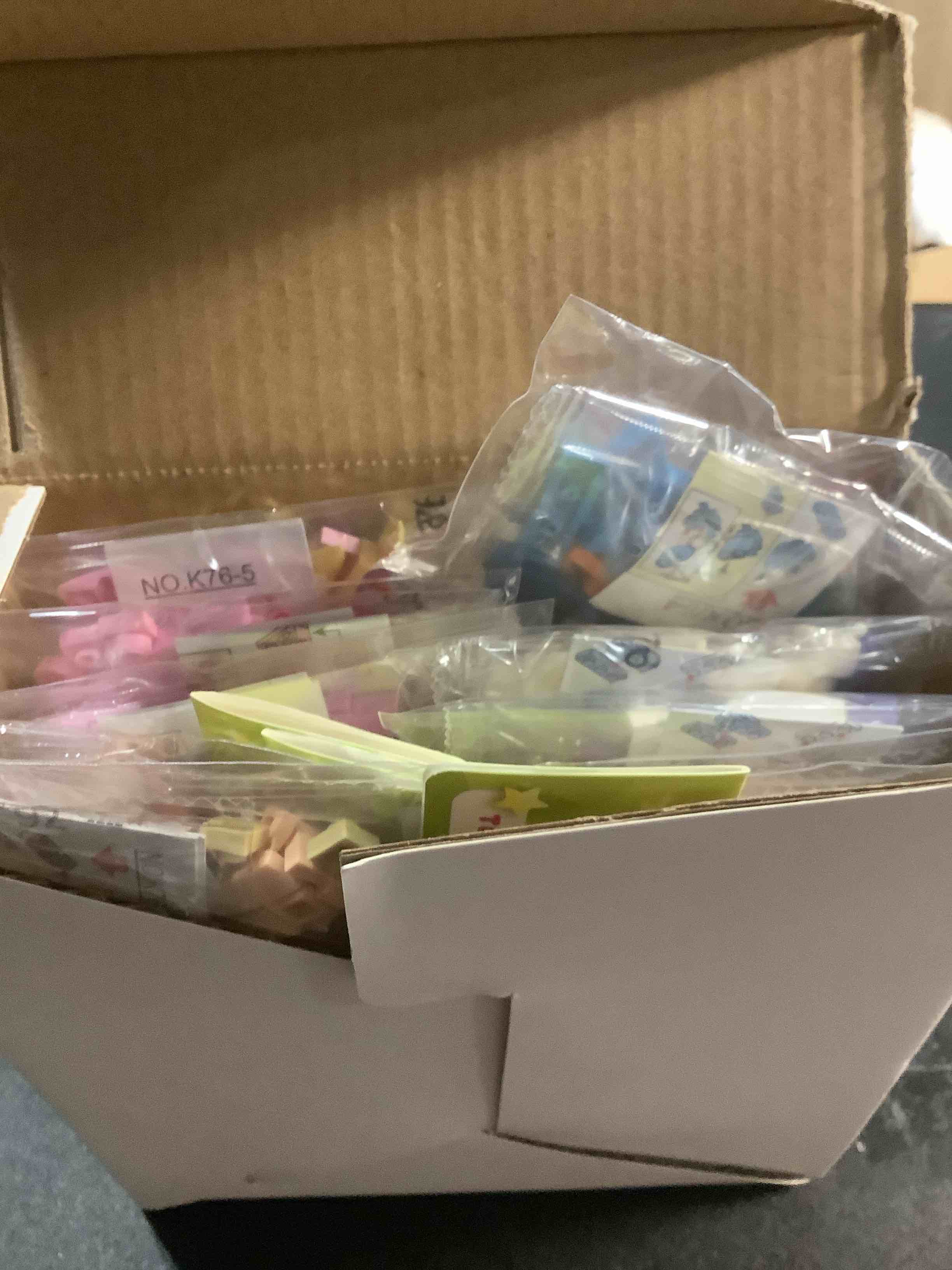 Condition photo showing Good Condition for Valentines Day Gifts for Kids - 24 Pack Prepacked Valentine's Day Cards with Building Blocks Crafts for School Classroom Class Party Favor, Valentines Craft Exchange for Boys Girls Teens JM-Rainbow-24