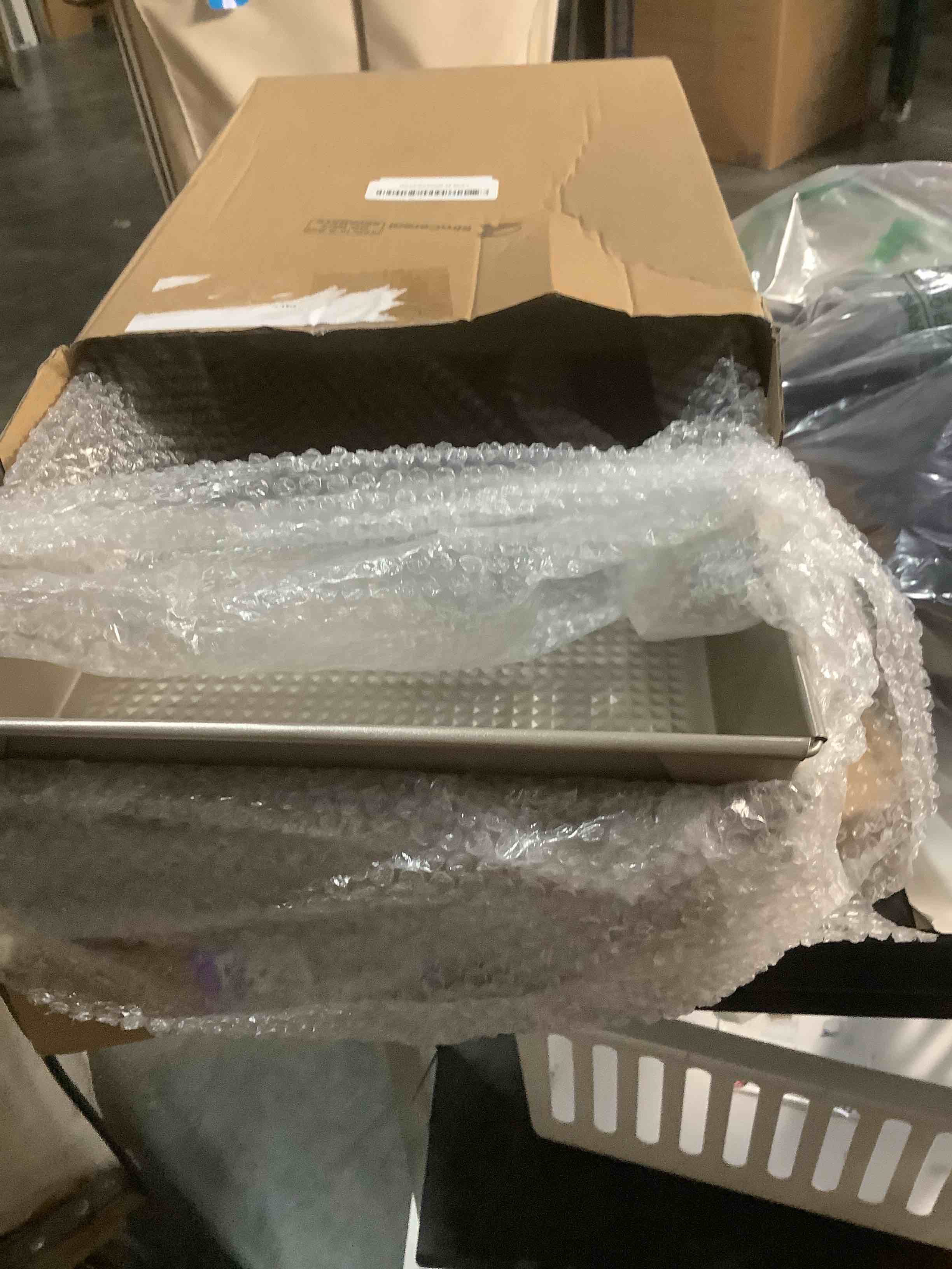 Condition photo showing Good Condition for 3 Pcs 10 x 14 x 2.36 in Detroit Style Pizza Pan Hard Rectangular Deep Pizza Pans Non Stick Sicilian Style Pan Dish Pre Seasoned Bakeware Kitchenware(Gold) 10 x 14 x 2.36 Inch Gold 3