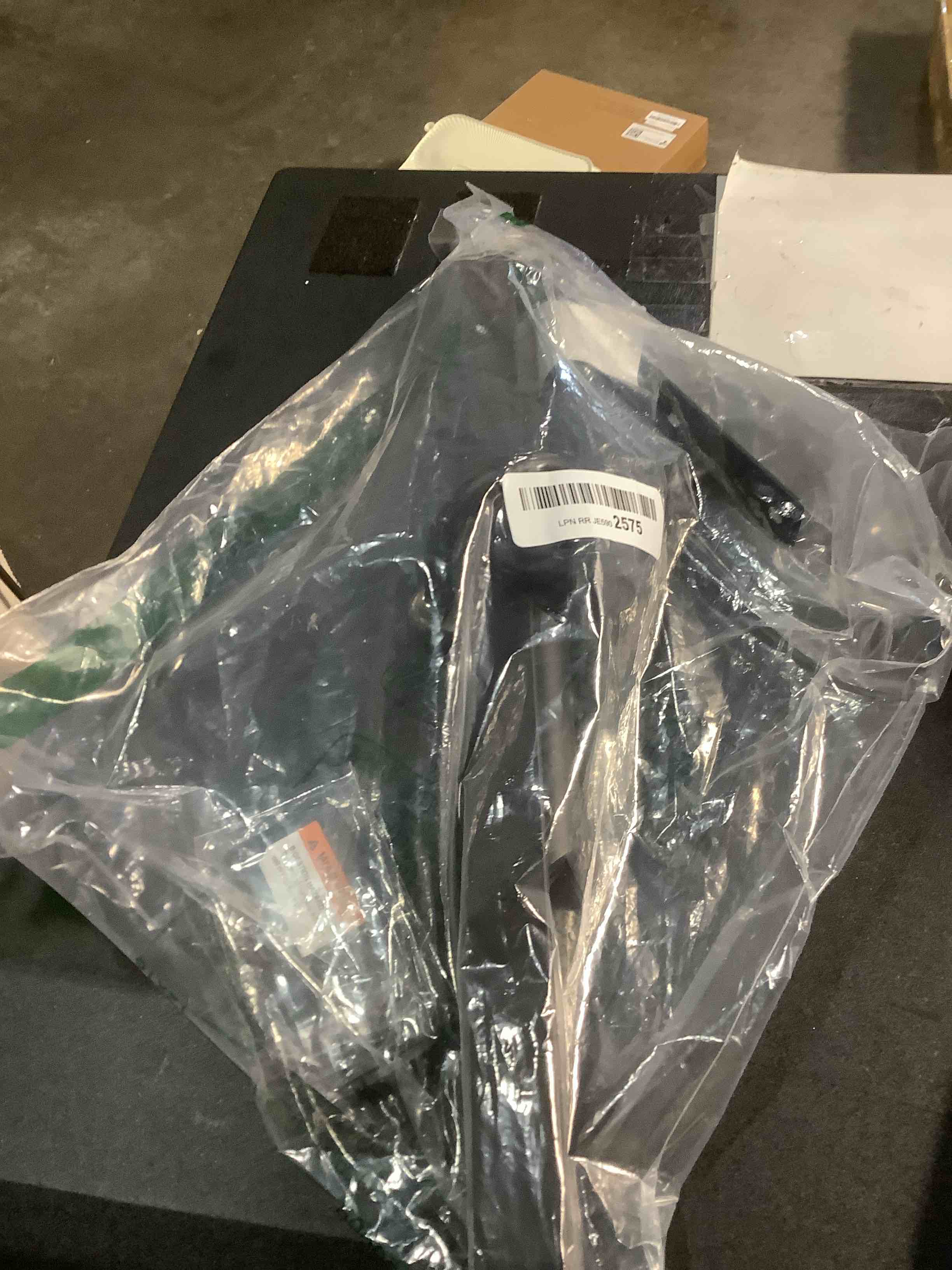 Condition photo showing Good Condition for Dimmable Cordless Picture Light with Controller and Timer, Rechargeable 5000mAh Battery Wall Sconce for Wall Pictures, 16in Wall Light for Gallery Artwork, Paintings, Phote, Portraits - Black Black 1Pack - 16 in