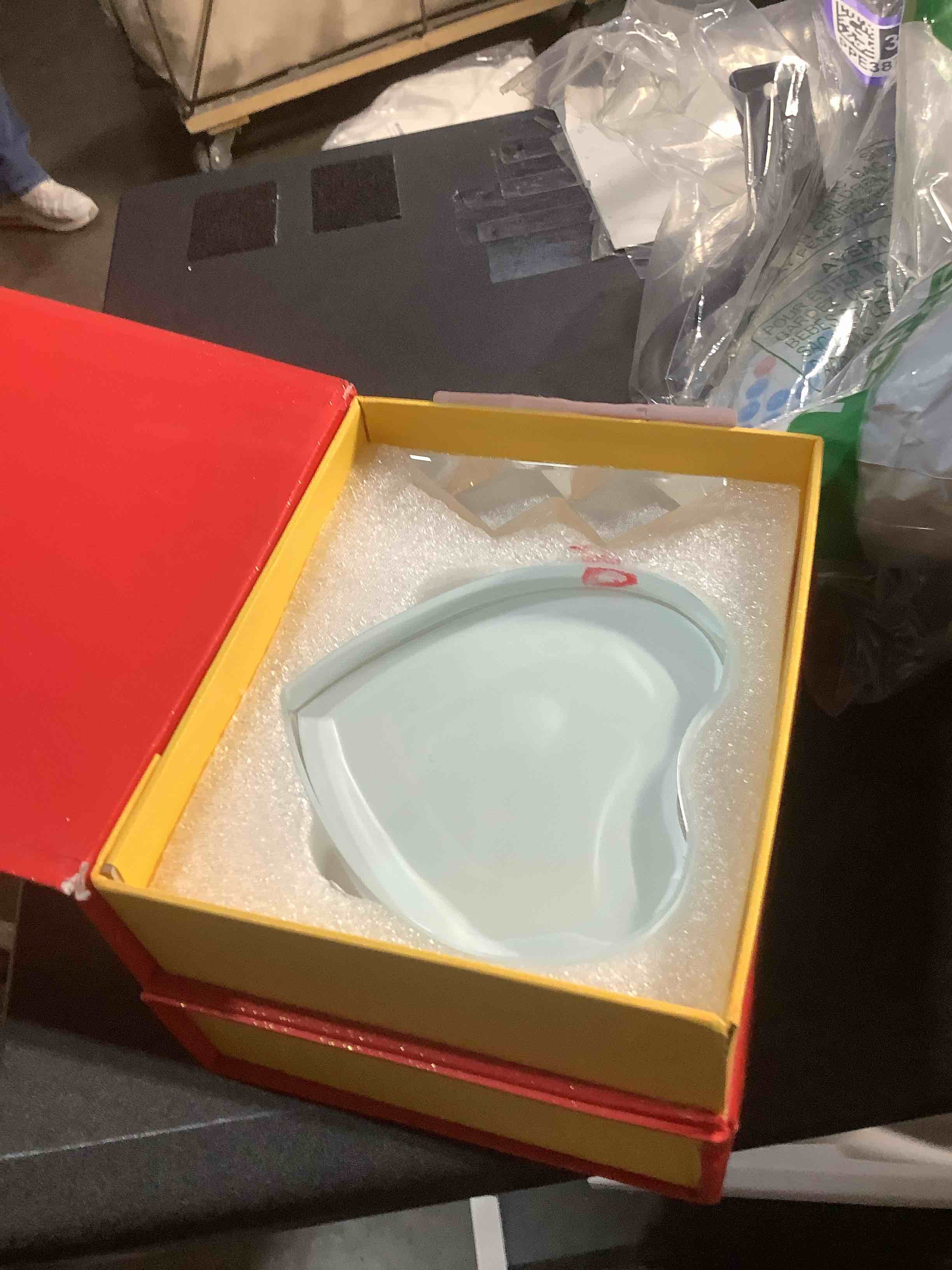 Condition photo showing Good Condition for Didaey 2 Pcs Sublimation Blanks Crystal Picture Frame Crystal Tabletop Decor Decorative Plaques Custom DIY Photo Frame for Christmas Wedding Memorial DIY Gift(Heart Shape)