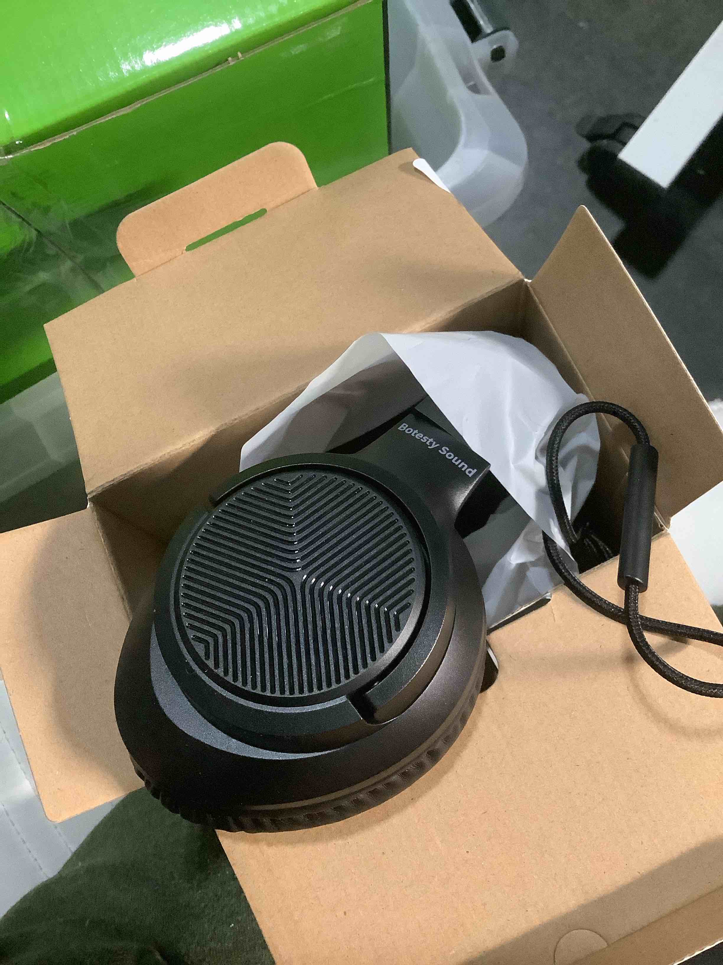 Condition photo showing Good Condition for Headphones Wired with Microphone, Over Ear Foldable 3.5mm Plug in Headphones with 4.9ft Tangle-Free Nylon Cord for Tablet, Laptop, MP3/4, School, Airplane Travel (Black)