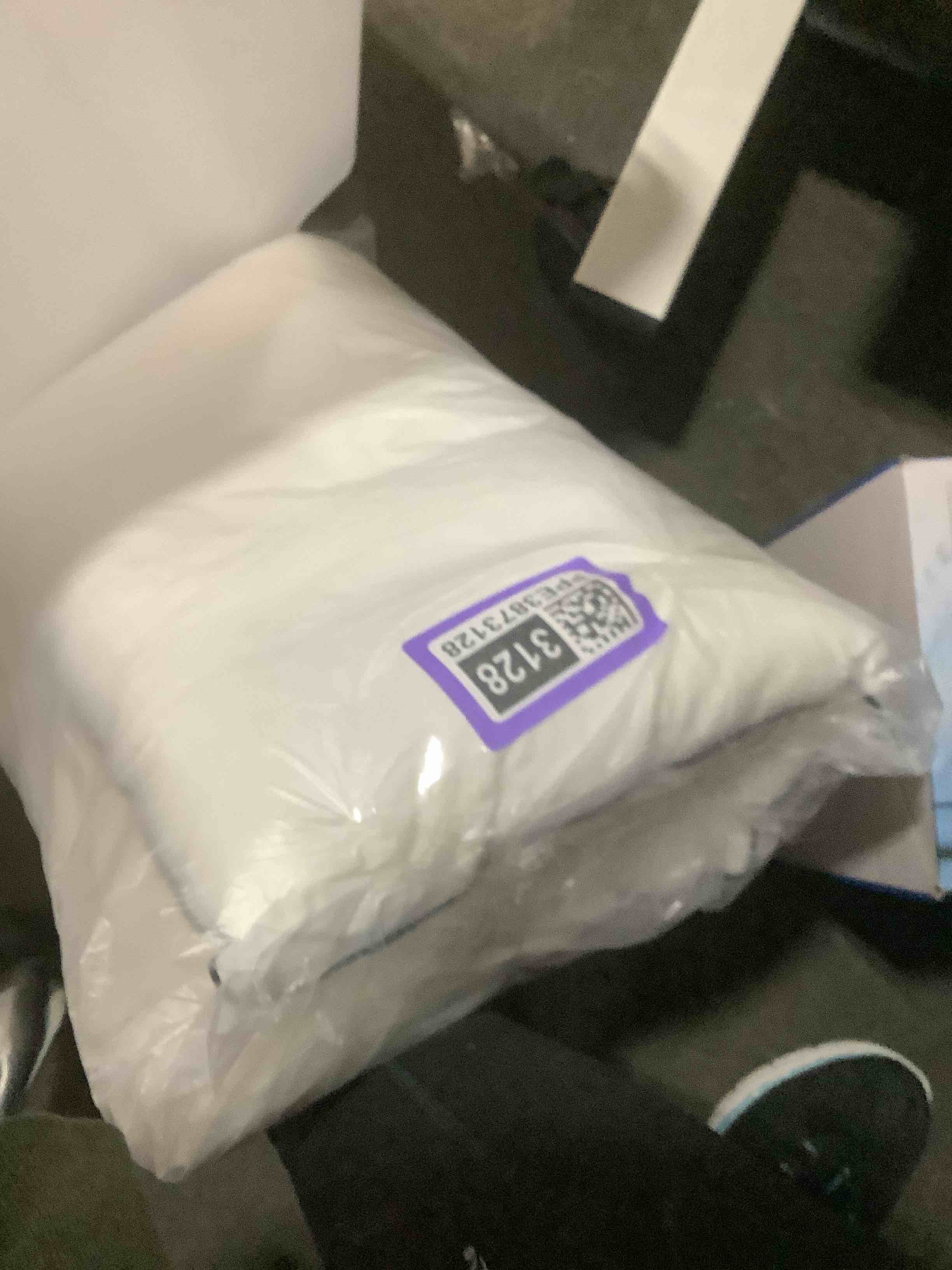 Condition photo showing Good Condition for MINUPWELL Ultra Thin Pillows, Flat Pillows for Sleeping Thin with 7D 2.5 in Height Support, Slim Bed Pillows for Stomach Sleeper,Low Profile Pillow Standard Size - 18x26 in