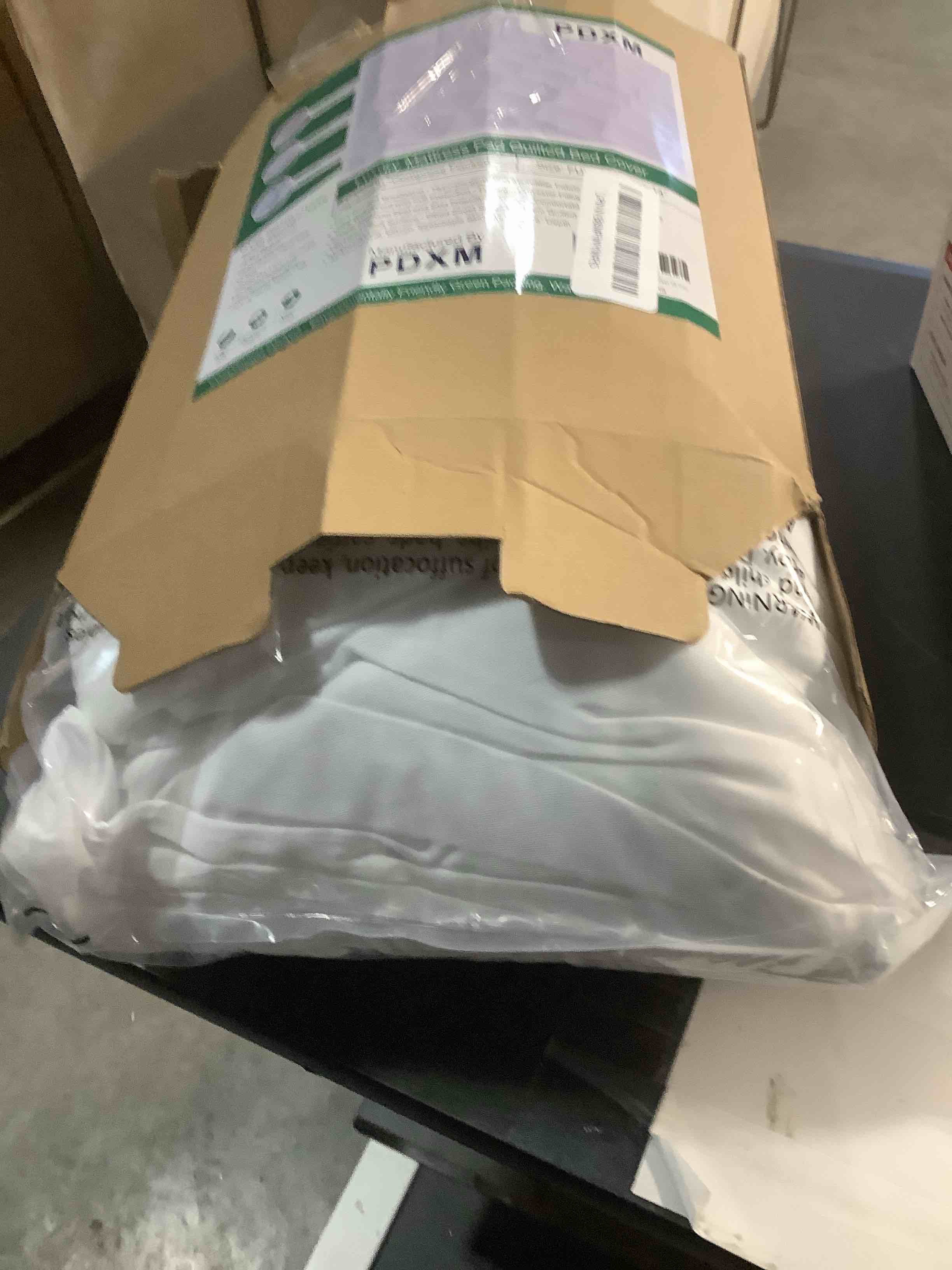 Condition photo showing Good Condition for Waterproof Mattress Protector, Mattress Cover, Soft, Breathable,Noiseless, Deep Pocket 6-18 inches, White for Home Hotel Bedroom,Easy wash (Full)