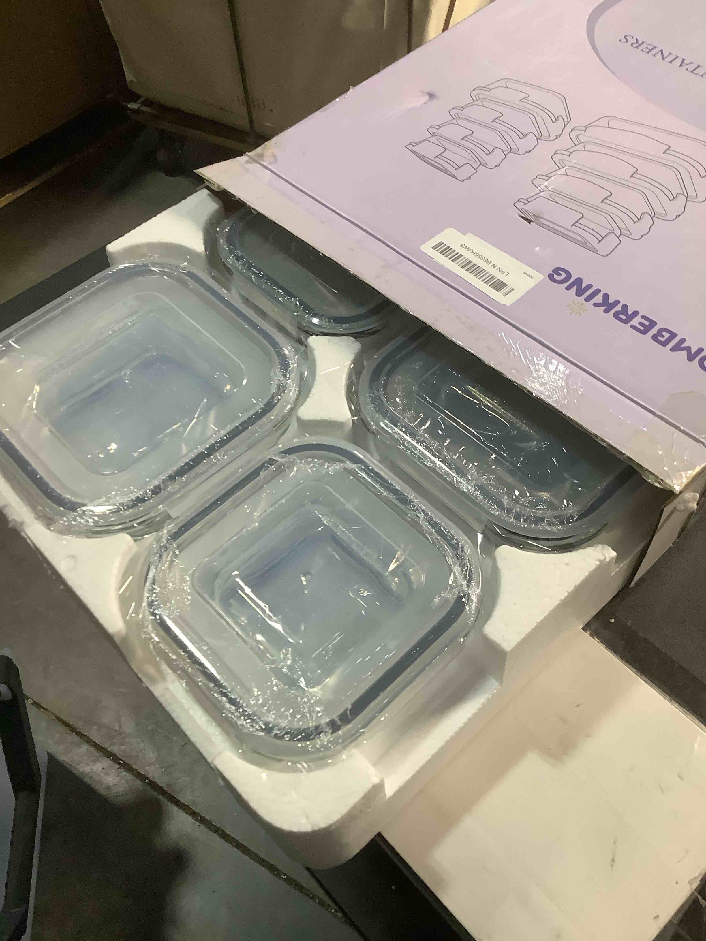 Condition photo showing Good Condition for HOMBERKING 8 Pack Glass Food Storage Containers with Lids, Meal Prep Containers, Airtight Bento Boxes with Leak Proof Locking for Microwave, Oven, Freezer and Dishwasher, BPA Free, 5-35oz Grey