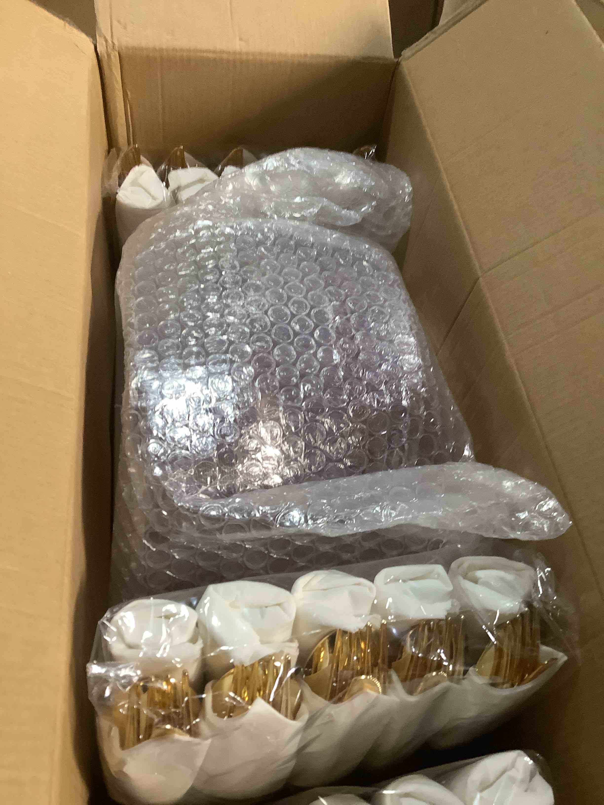 Condition photo showing Good Condition for WELLIFE 350Pcs Clear-Pink Plastic Dinnerware- Pink and Gold Plastic Dinnerware include 50 Dinner Plates, 50 Dessert Plates, 150 Gold Silverware, 50 Cups and 50 Napkins Perfect for Parties Clear Pink and Gold 350PCS?50 Guests?