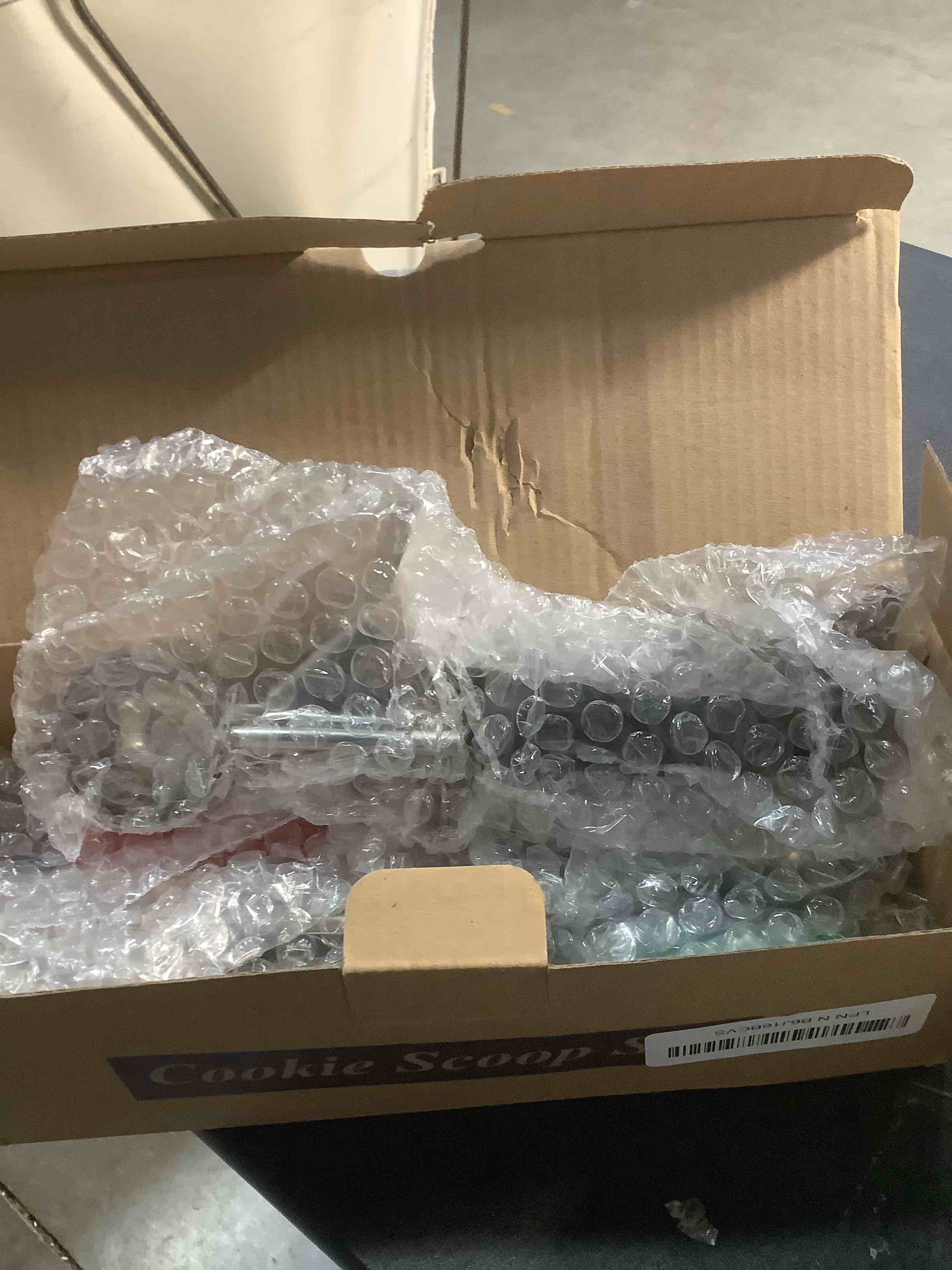 Condition photo showing Good Condition for Saebye Cookie Scoop Set, Ice Cream Scoop Set, Cookie Scoops for Baking, Multiple Size Large-Medium-Small Size Disher, Professional 18/8 Stainless Steel Cupcake Scoop