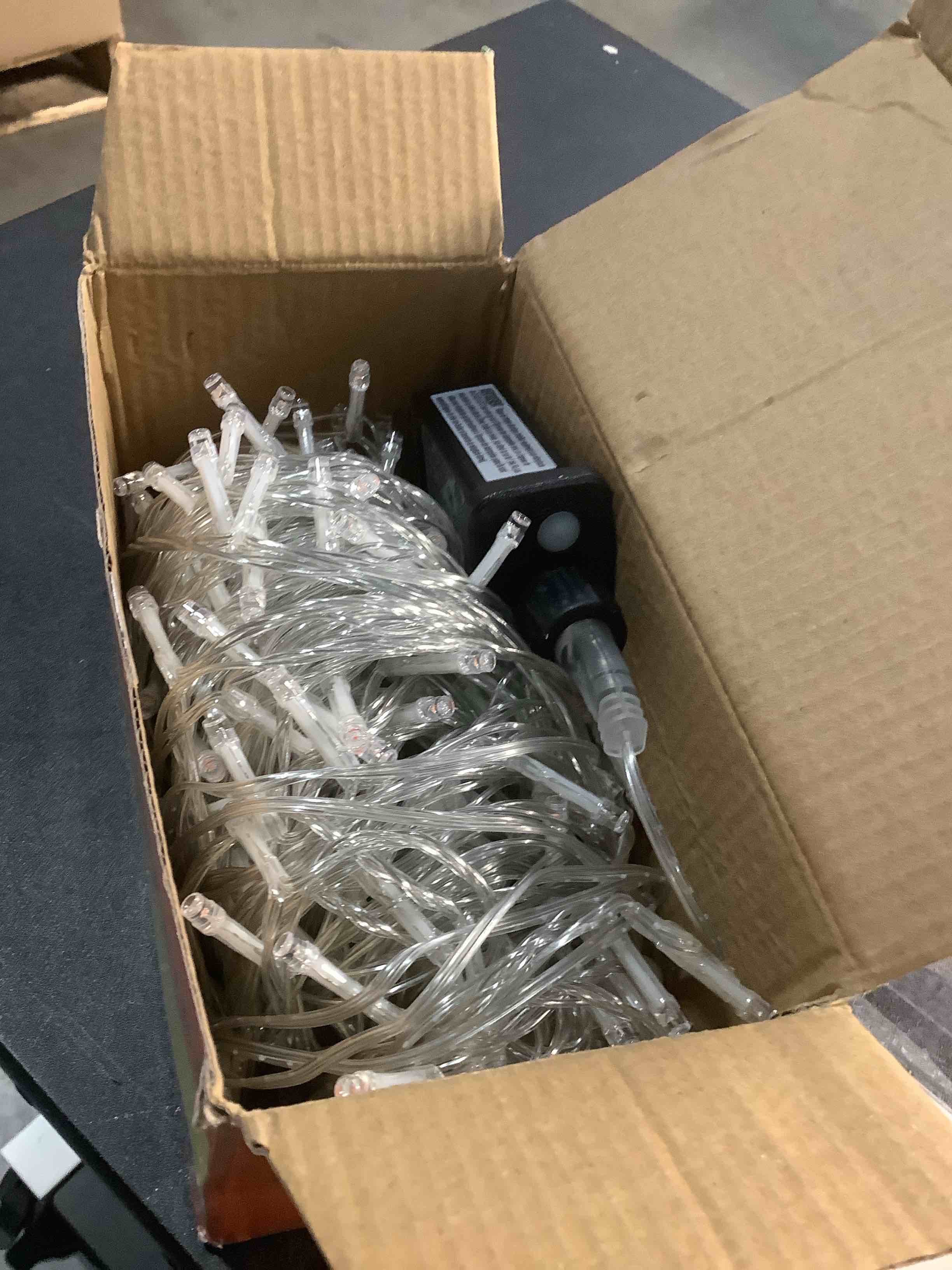 Condition photo showing Good Condition for ILLUMINEW Pink String Lights Outdoor Valentines Day Decorations, 8 Modes Fairy Christmas Lights Plug in for Bedroom Tree Outsides Decor (Pink, 300Led) Pink 300Led