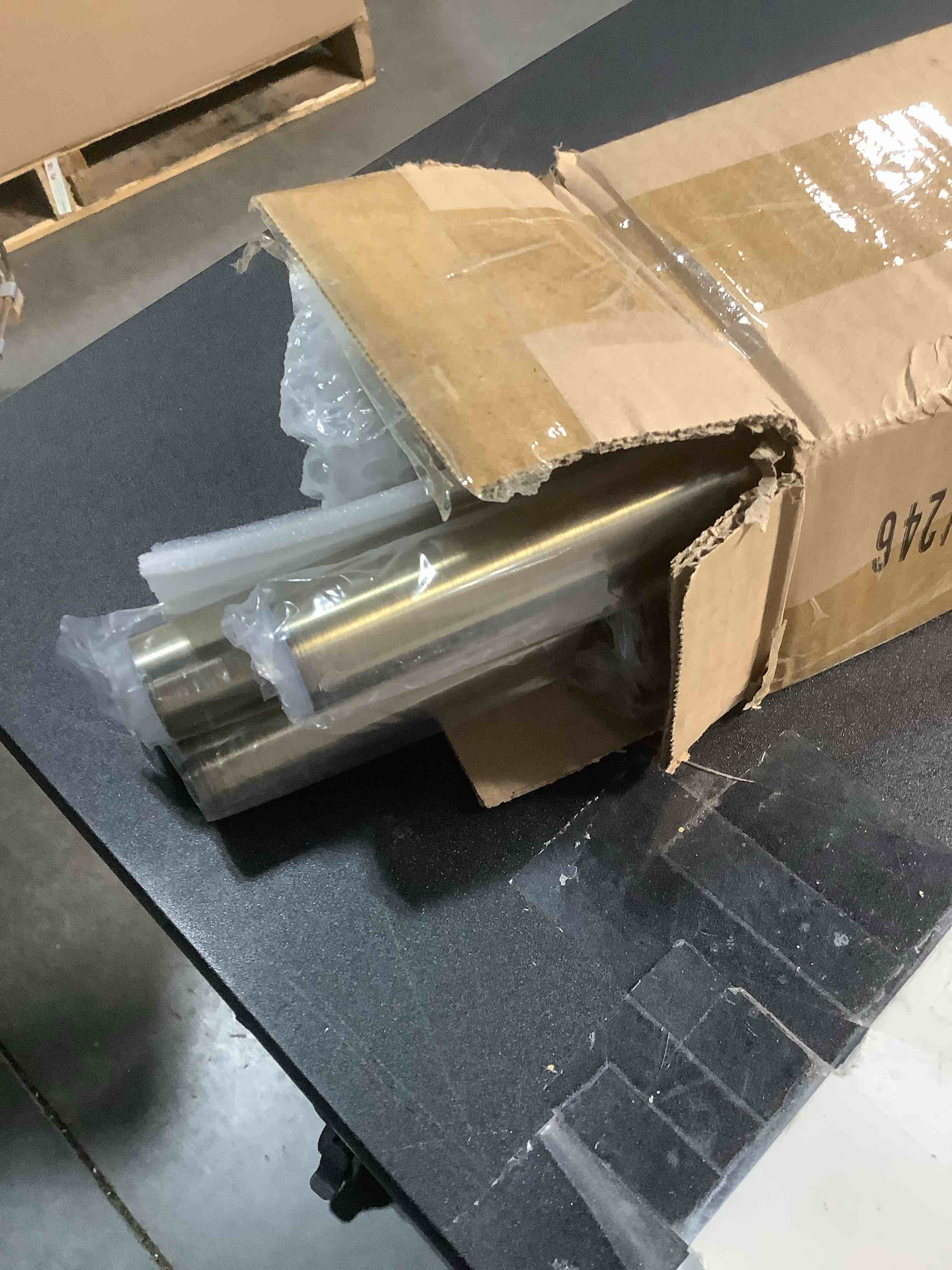 Condition photo showing Good Condition for Room Darkening Rods, Single Window Rods 28-86 Inch(2.33-7.17ft) Telescoping Wrap Around Curtain Rod Splicing Structure With Hidden Base Bracket, Antique Bronze Antique Bronze 28-86"