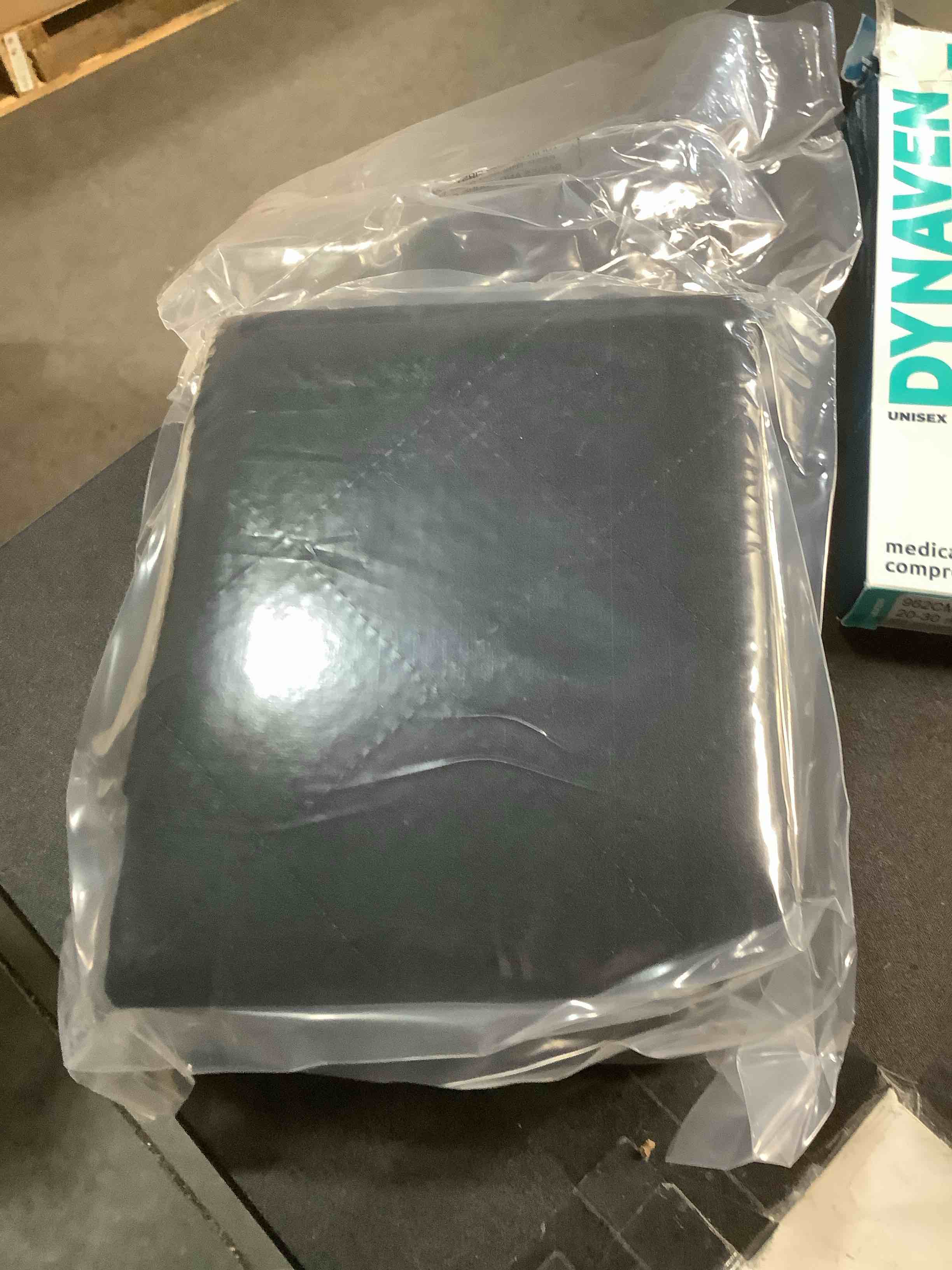 Condition photo showing Good Condition for Waterproof Chair Pads for Incontinence, 4 Pack Reusable Seat Protector Pads 22" x 21", Washable Chair Protector Seat Cover, Non-Slip Absorbent Incontinence Pad for Bed, Wheelchair, Kid & Pet - Black Black 22" x 21"