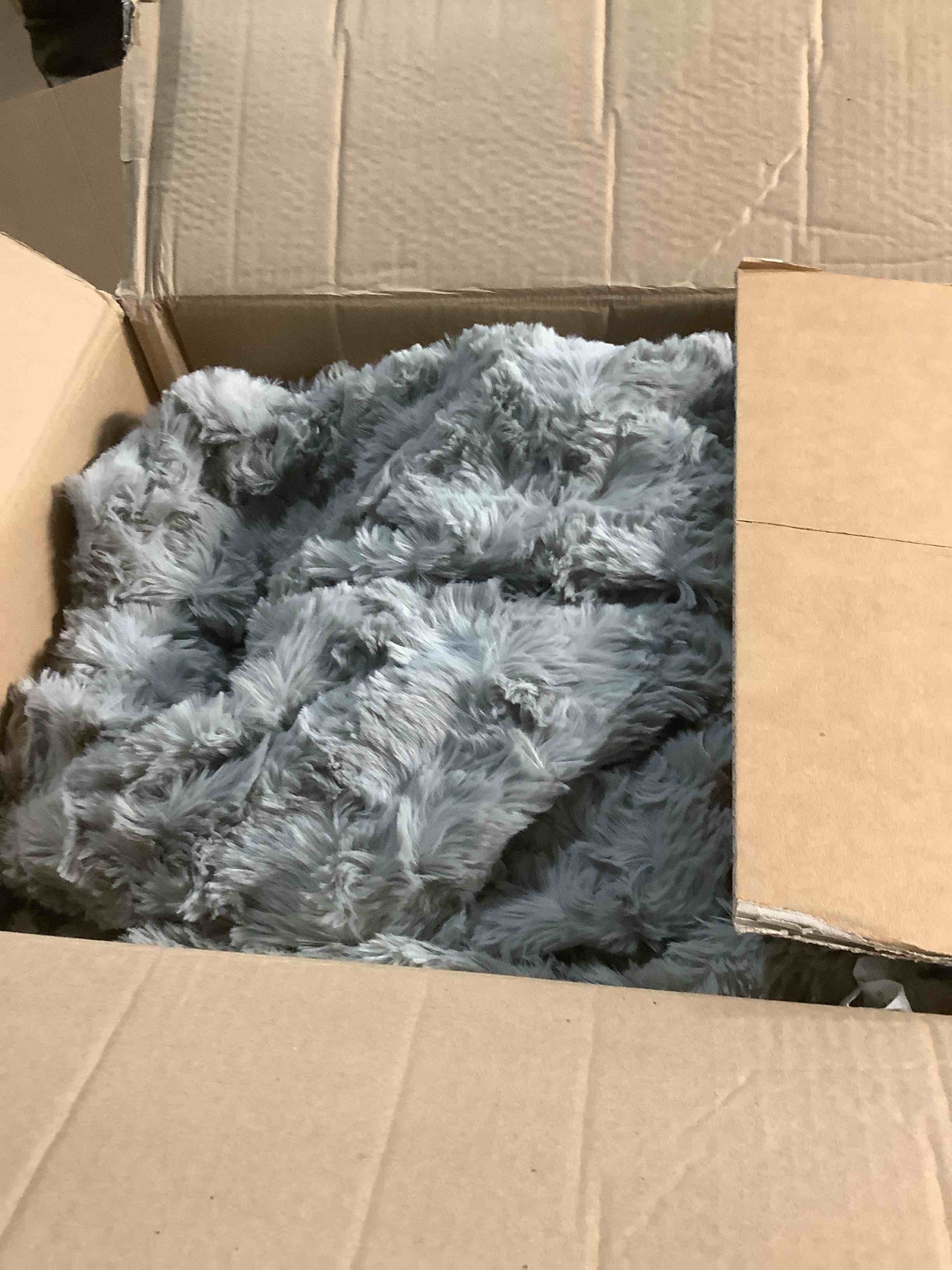 Condition photo showing Good Condition for UGG Adalee Faux Fur Throw Blanket Luxury Lightweight Cozy Soft Throw for Couch Bed or Chair Hypoallergenic Machine Washable Double-Sided Fluffy Blanket Home Decor, 50-inch x 70-inch, Seal Grey Grey Throw