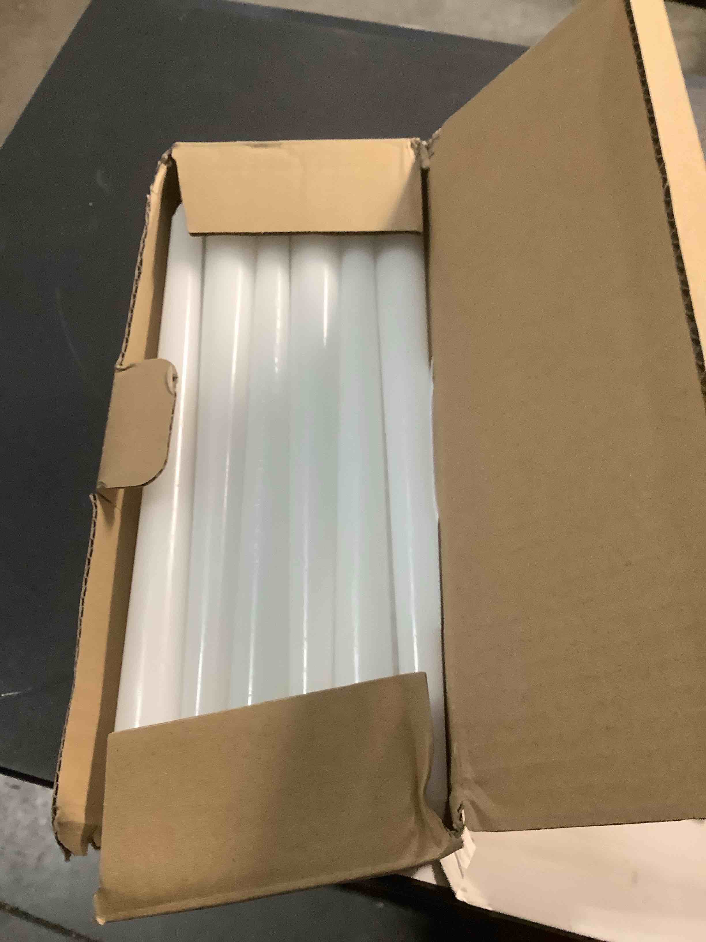 Condition photo showing Good Condition for Tuyai 36 Pack Tall White Taper Candles, 10 inch (H) Dripless, Unscented Dinner Candle, Smokeless Taper Candles, Paraffin Wax with Cotton Wicks, 8 Hours Burn Time
