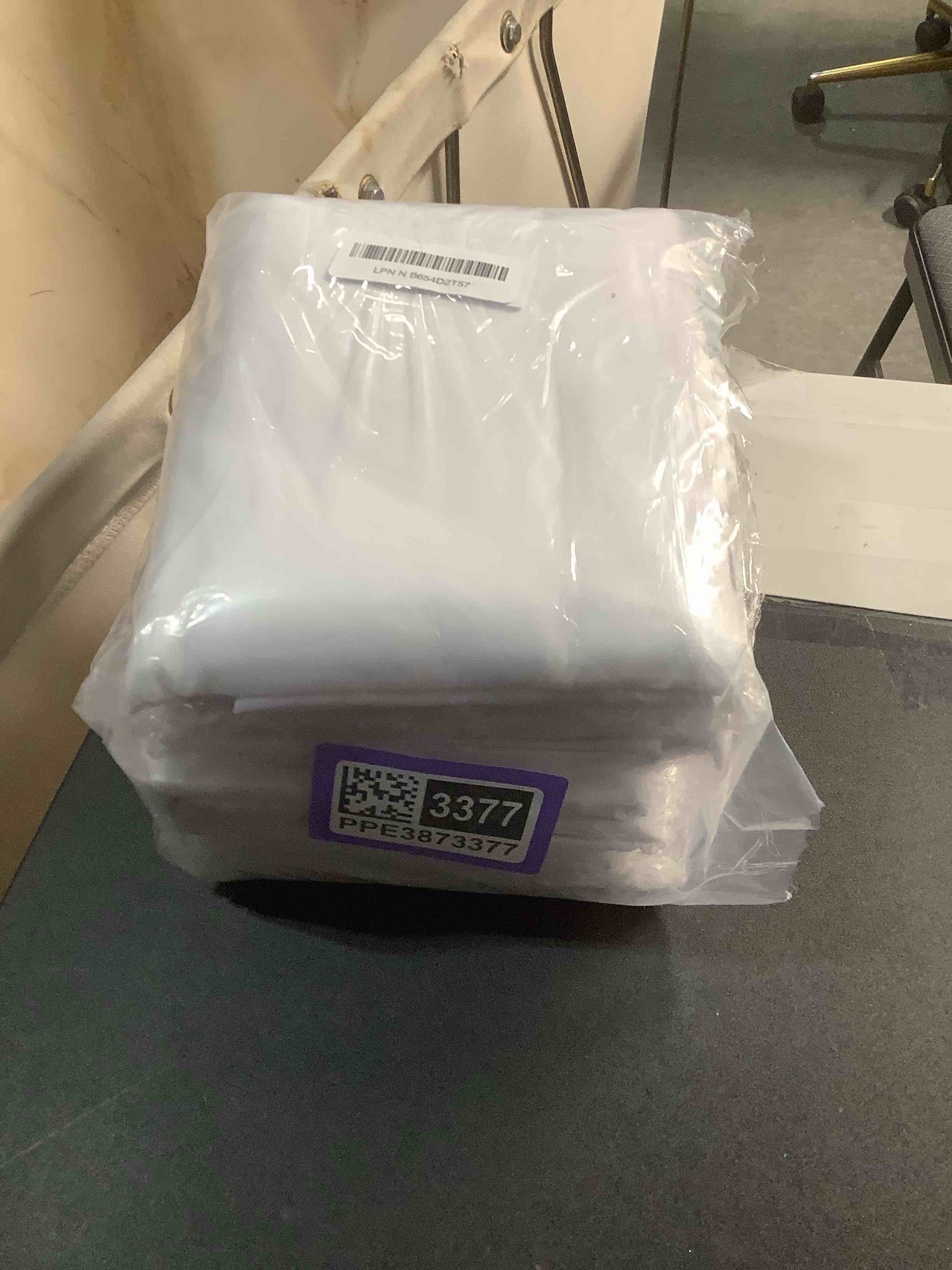 Condition photo showing Good Condition for 4 Pack Rectangle Tablecloth 60x126 Inch White Washable Polyester Table Cover for Wedding Dining Table Buffet Parties Banquet Decoration?White? 60inch x 126inch White 4