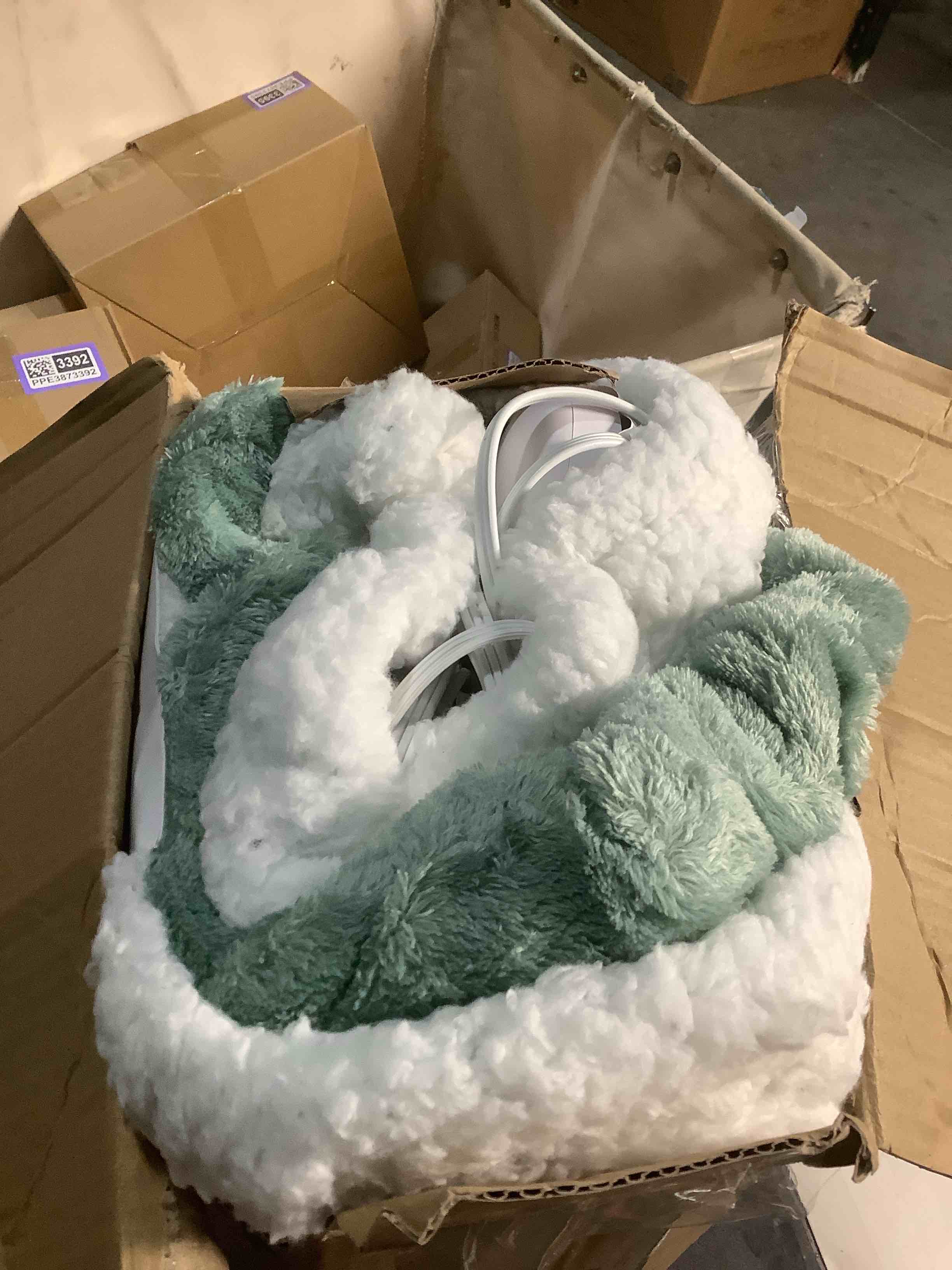 Condition photo showing Good Condition for Heated Blanket Electric Blanket Full Size 72''x84'' with 9 Heating Levels, 1-10 Hour Auto Shut Off, Machine Washable, Flannel & Sherpa Soft Warming Blanket for Couch, Bed, Office - Light Green 08 - Light Green 72''x84''(Full)
